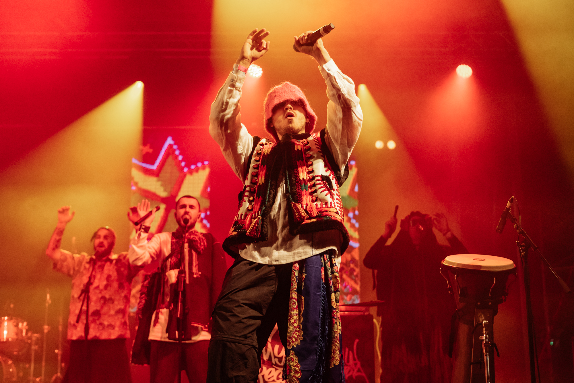 "C'est incroyable que nous puissions jouer notre musique à Glastonbury"