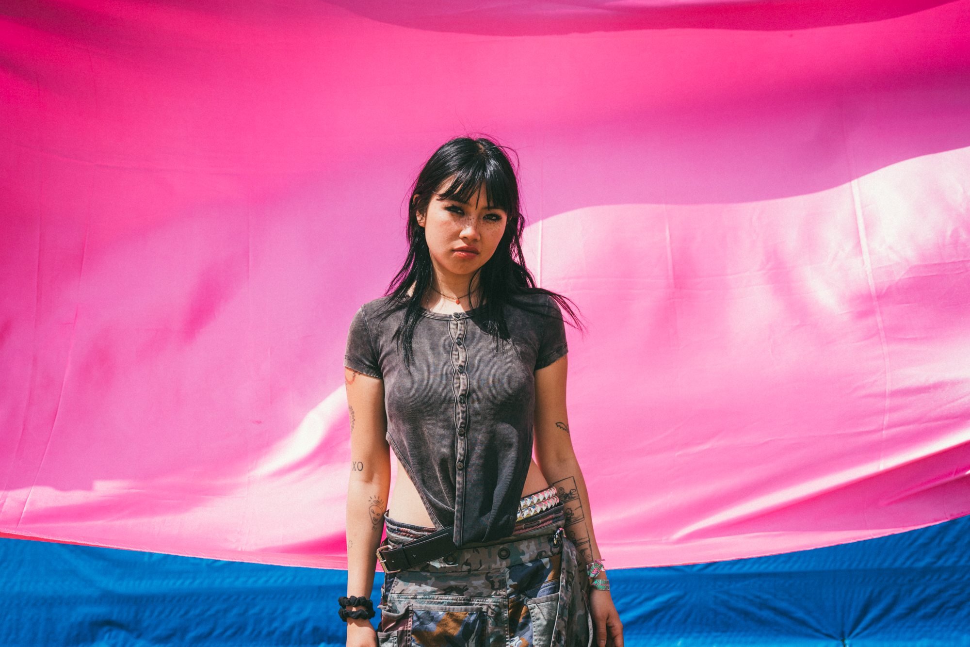 Beabadoobee nous parle de son nouvel album 'Beatopia' à Glastonbury 2022