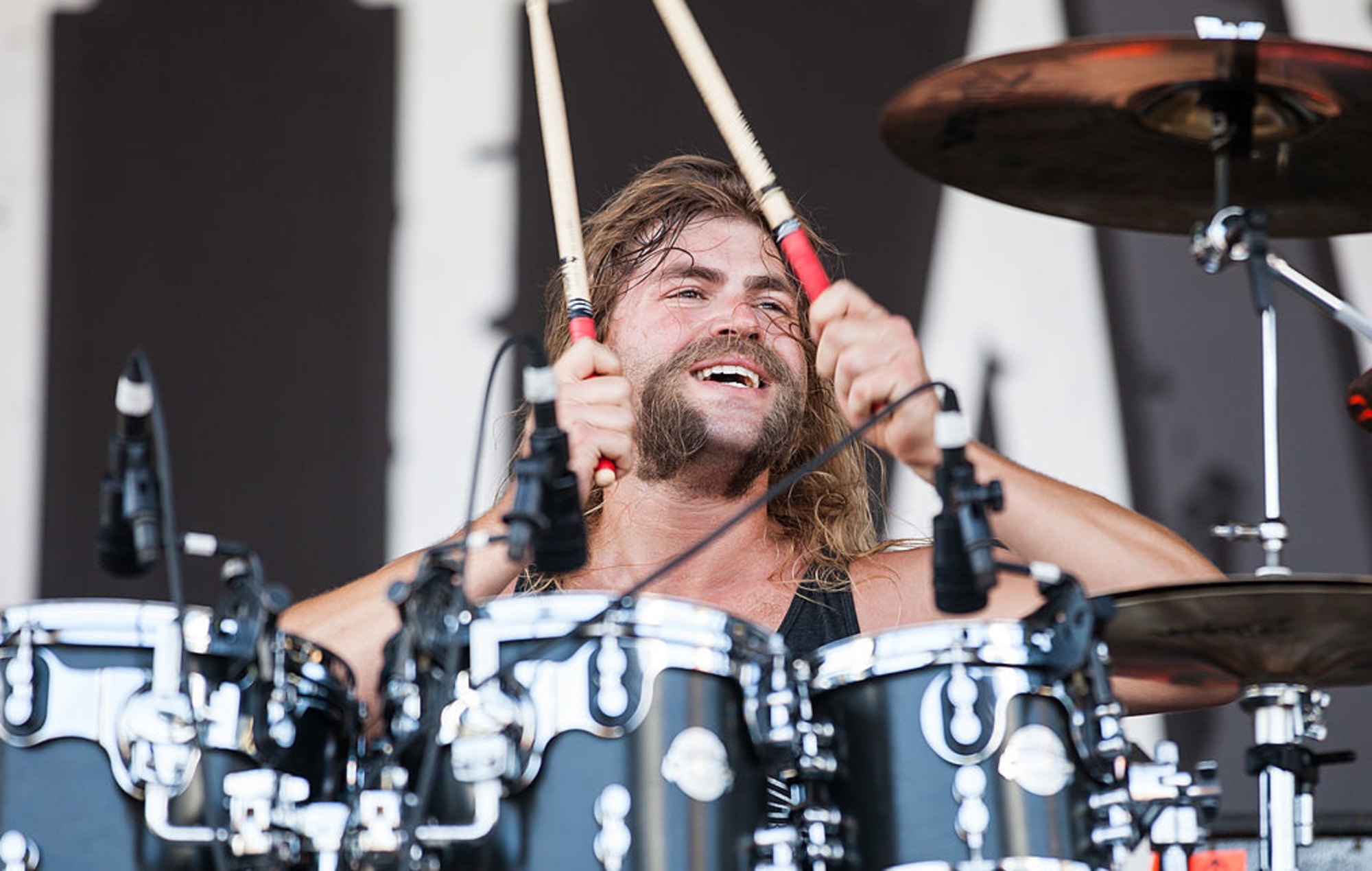 Jordan Mancino devient le troisième membre de longue date d'As I Lay Dying pour quitter le groupe