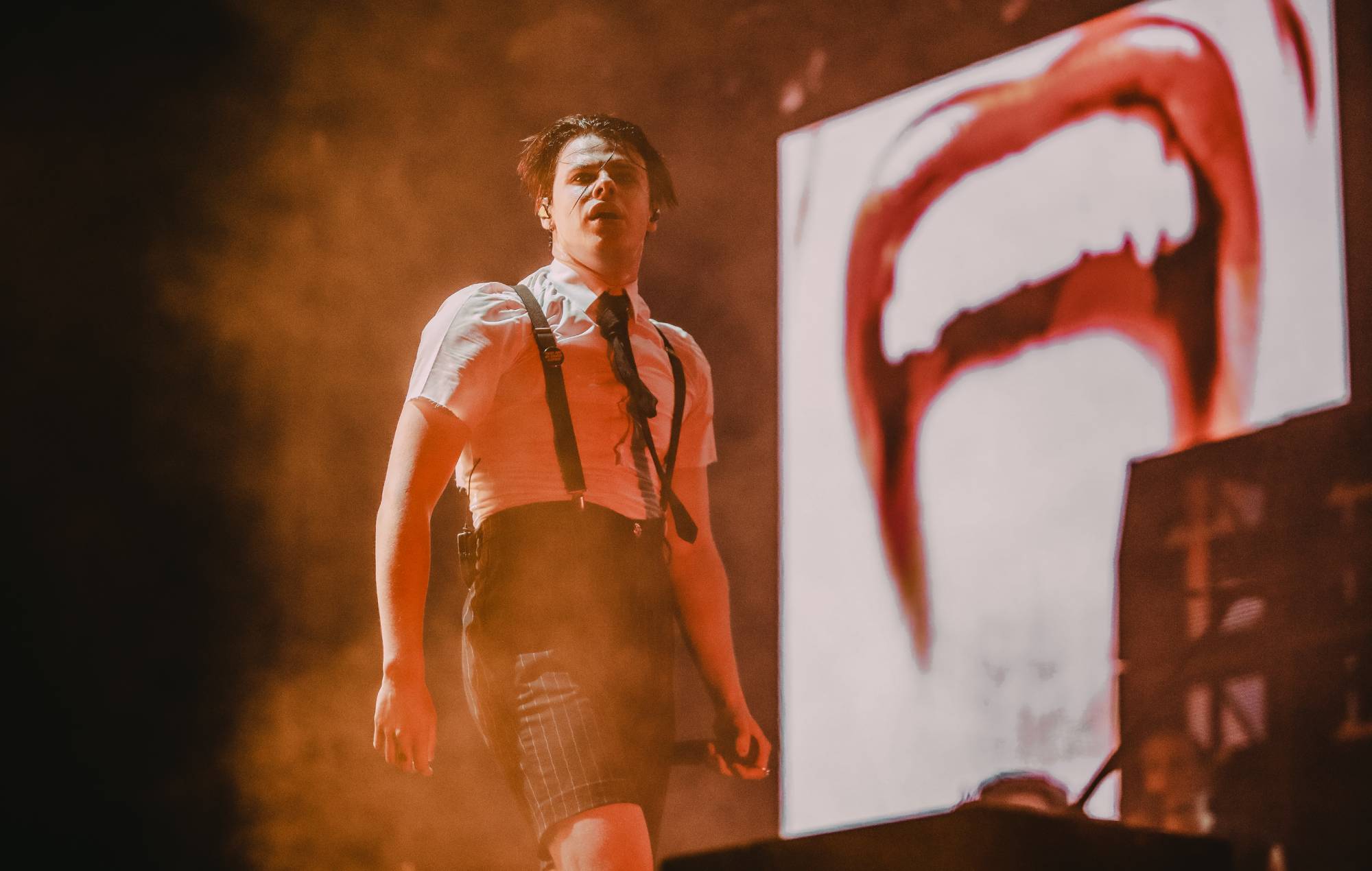 Yungblud tourne un nouveau clip à Londres cet après-midi