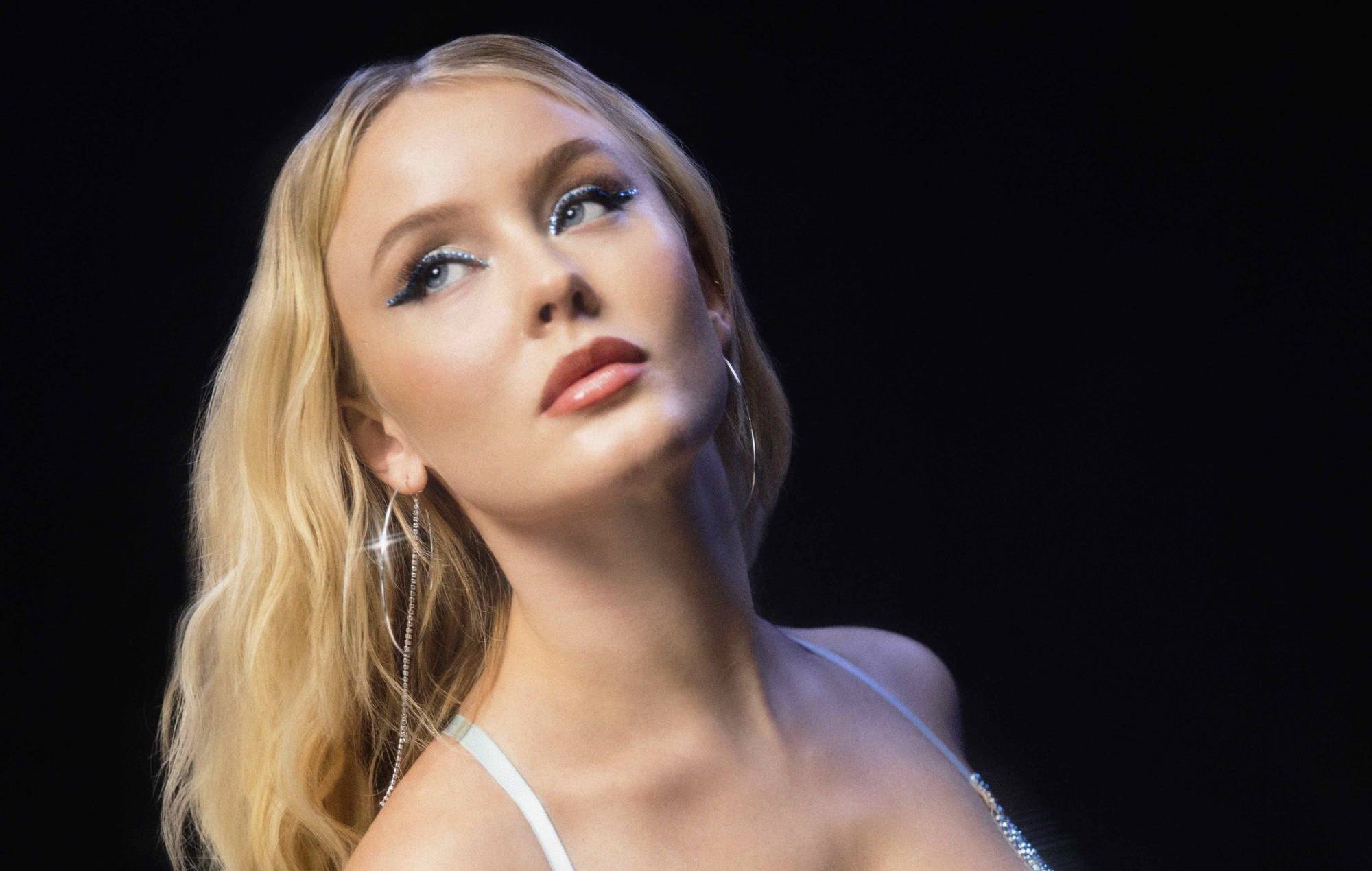 Zara Larsson fait le point sur son nouvel album : "C'est à peu près fait"