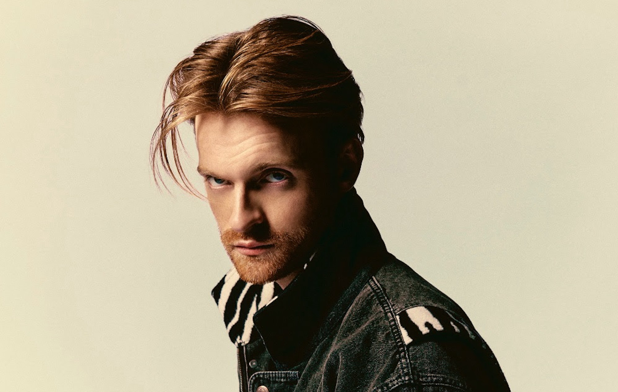 FINNEAS partage la nouvelle chanson "Mona Lisa, Mona Lisa" avec l'illustration de Gus Van Sant