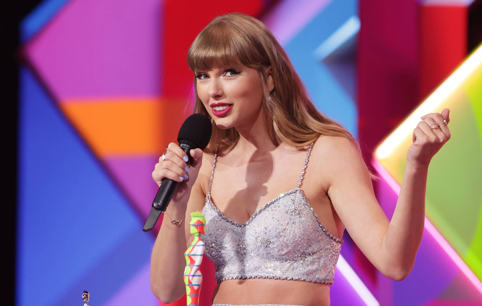 L'équipe de Taylor Swift défend le chanteur après avoir été en tête de liste des pollueurs de jets privés