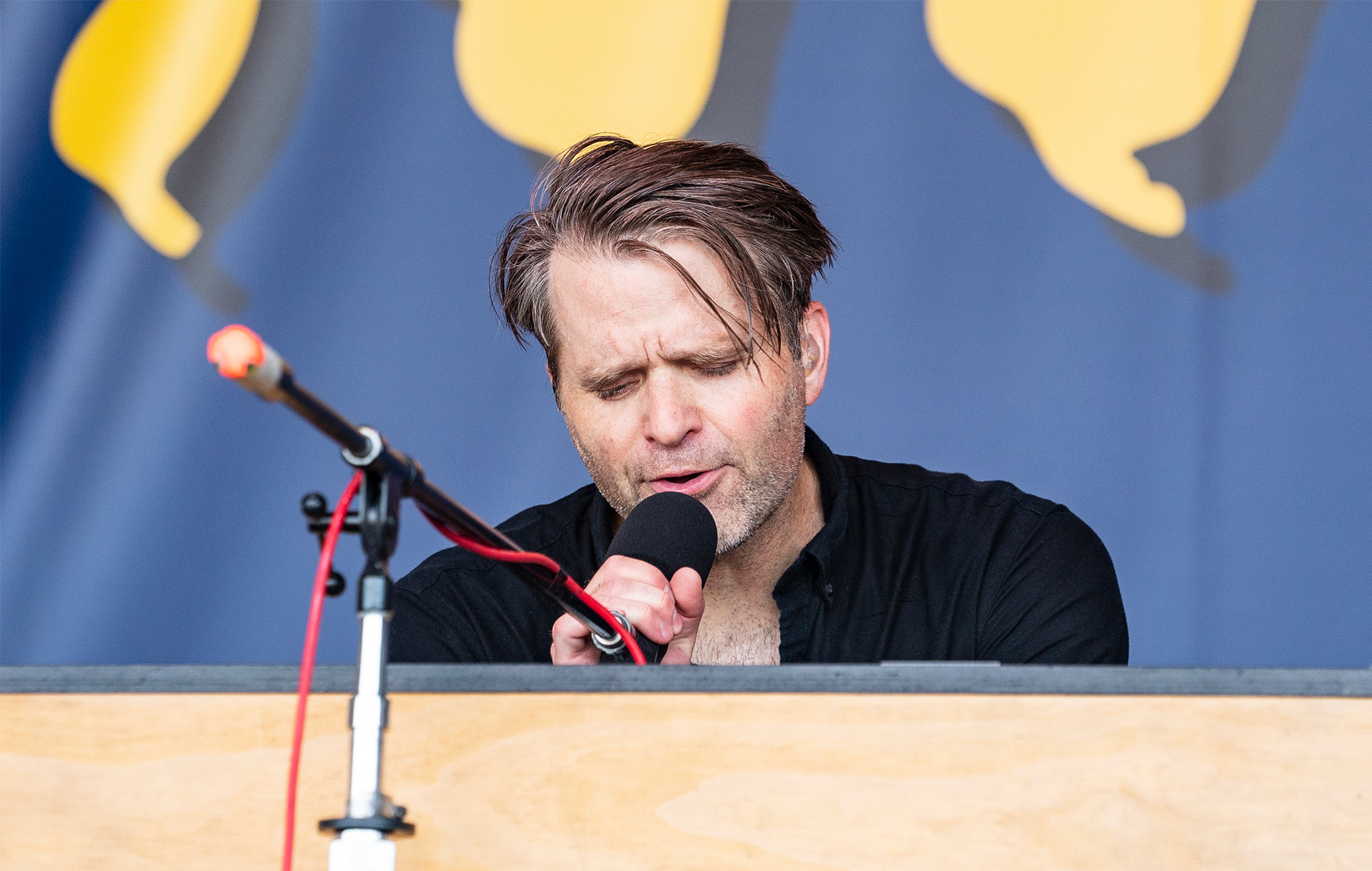Regardez Death Cab For Cutie jouer une chanson inédite intitulée "Here To Forever"