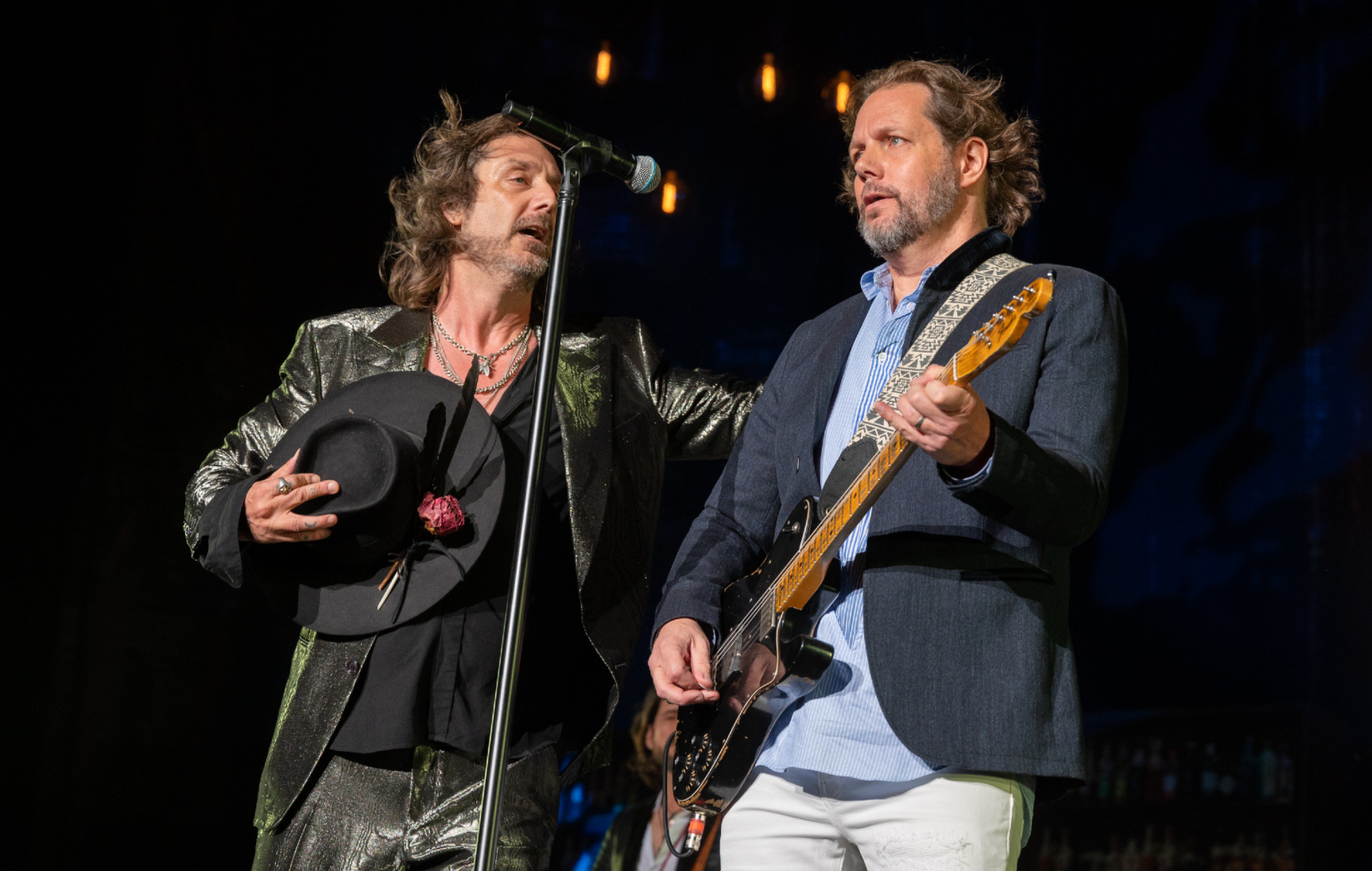 Regardez Peter Buck et Kim Thayil rejoindre The Black Crowes sur scène