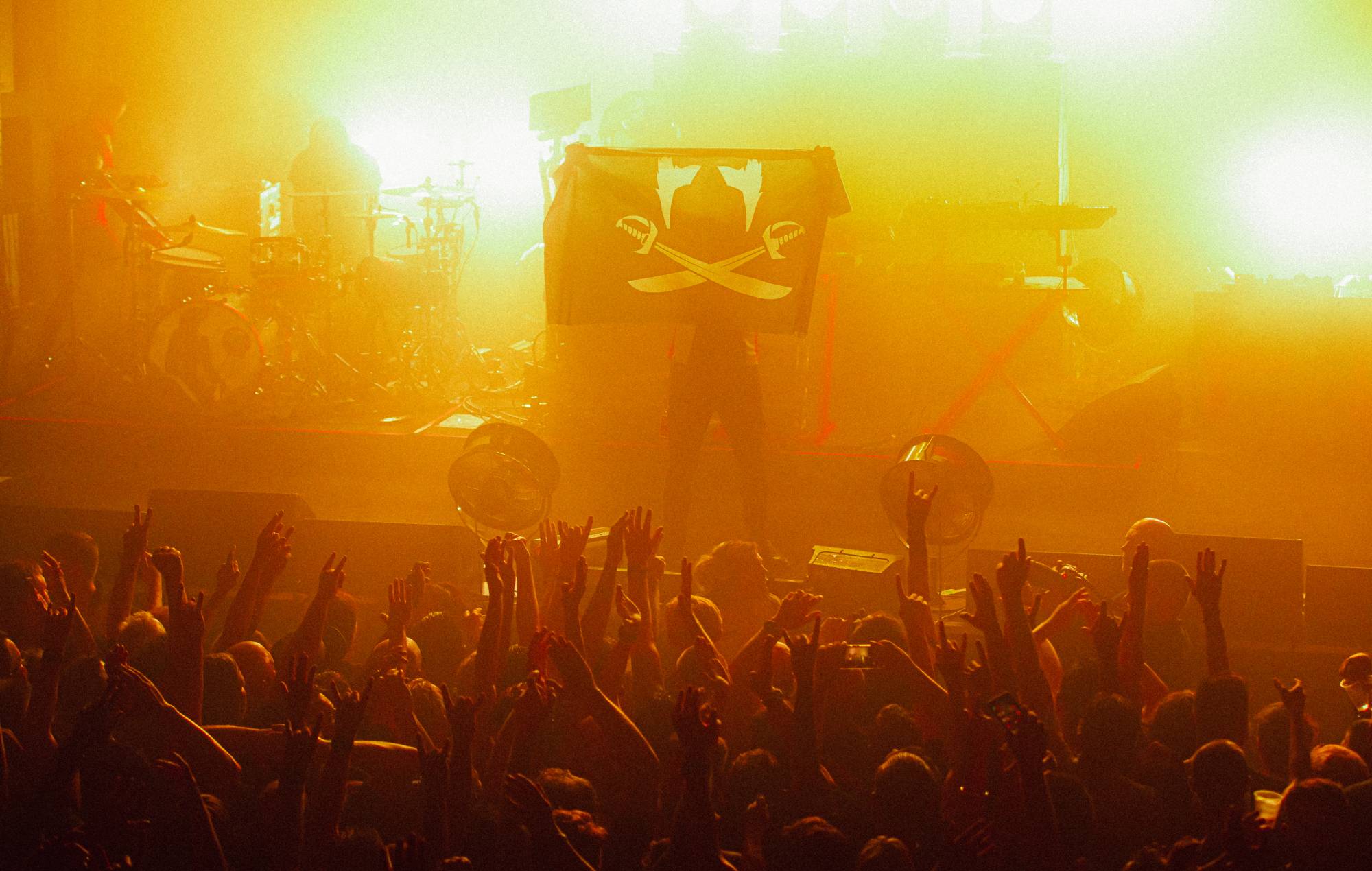 Regardez The Prodigy rendre hommage à Keith Flint avec "Firestarter" à Londres