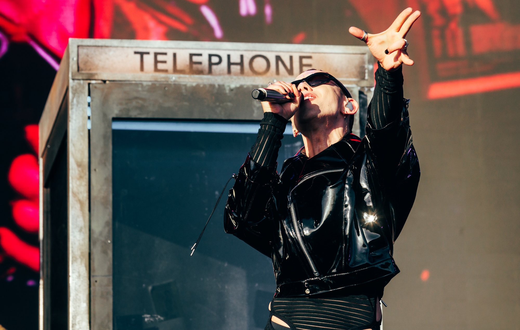 Years & Years sur la magie de Kate Bush et jouant 'Night Call' en direct à Glastonbury 2022