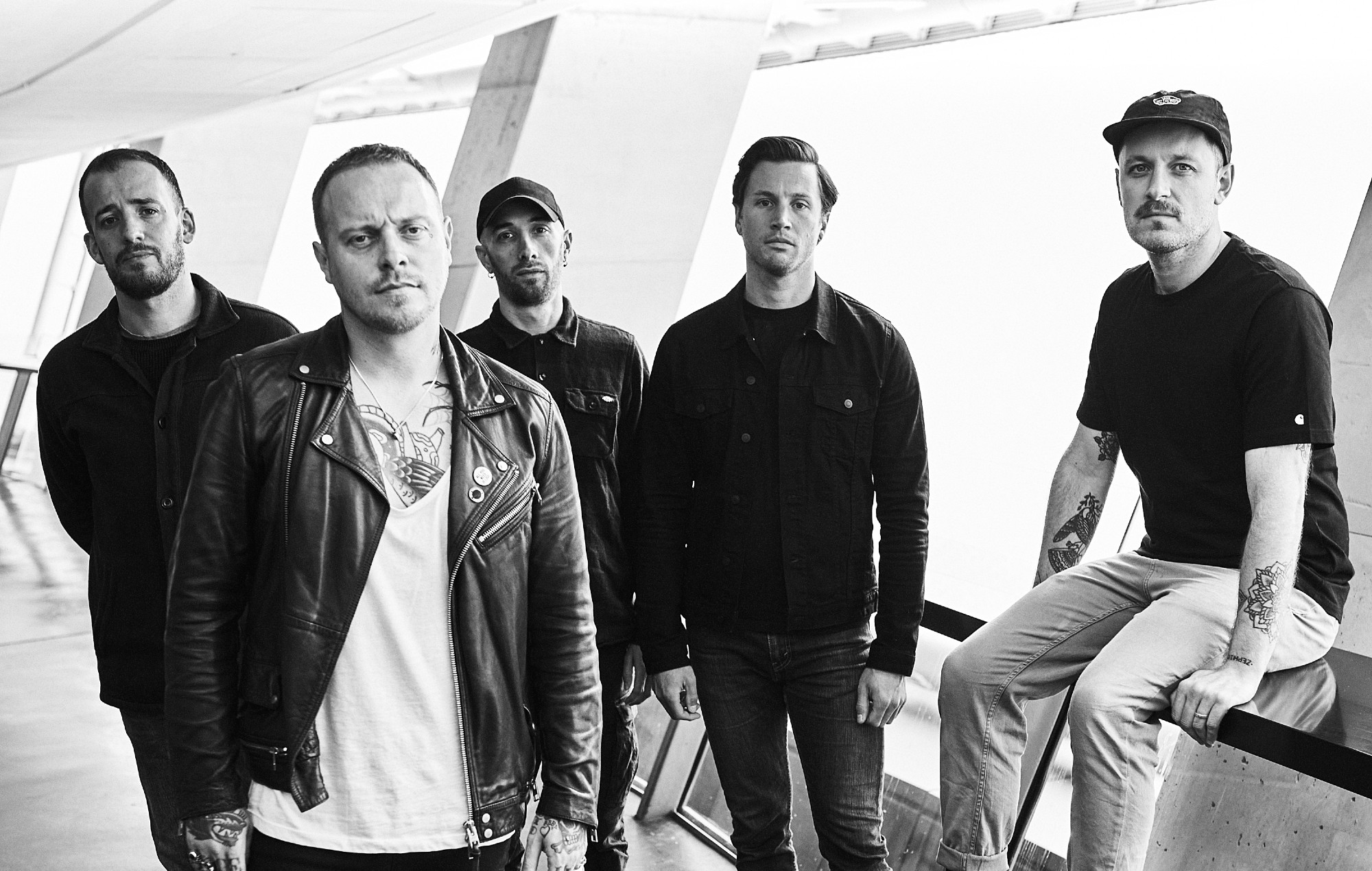 Écoutez le nouveau single explosif des architectes "Deep Fake"