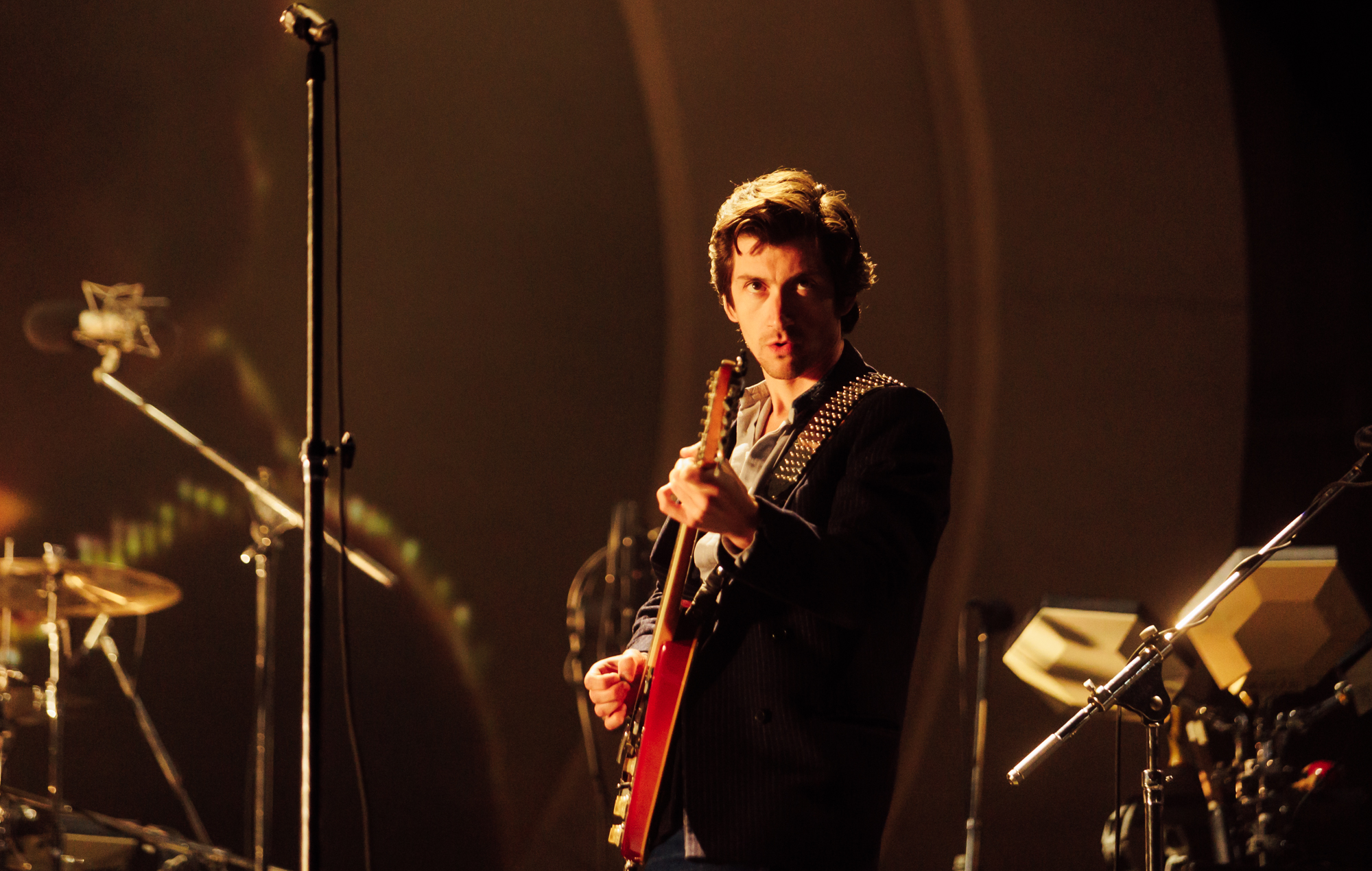 Écoutez le premier single des Arctic Monkeys en quatre ans, "There'd Better Be A Mirrorball"