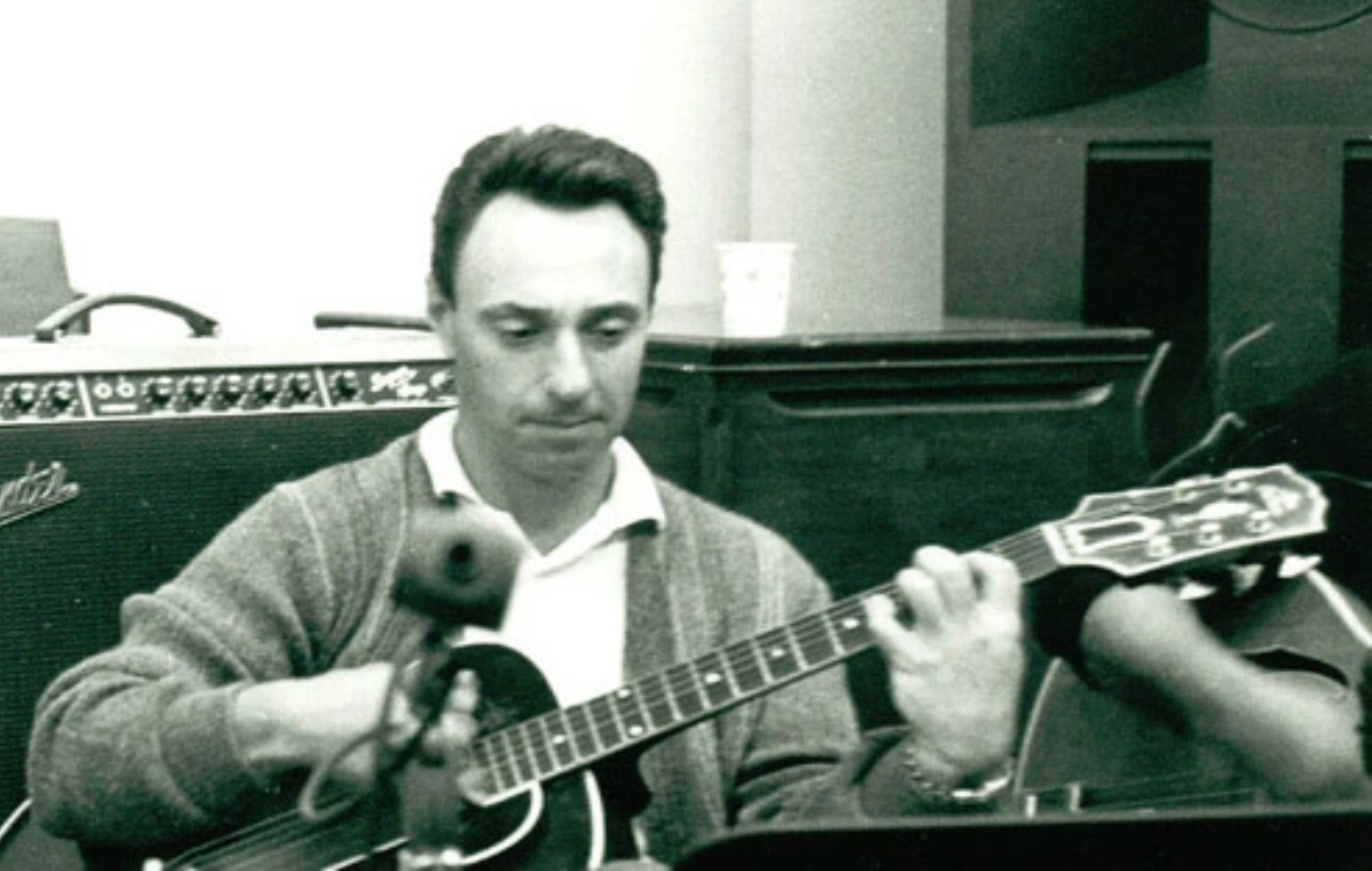 Le guitariste du Wrecking Crew, Bill Pitman, est décédé à l'âge de 102 ans