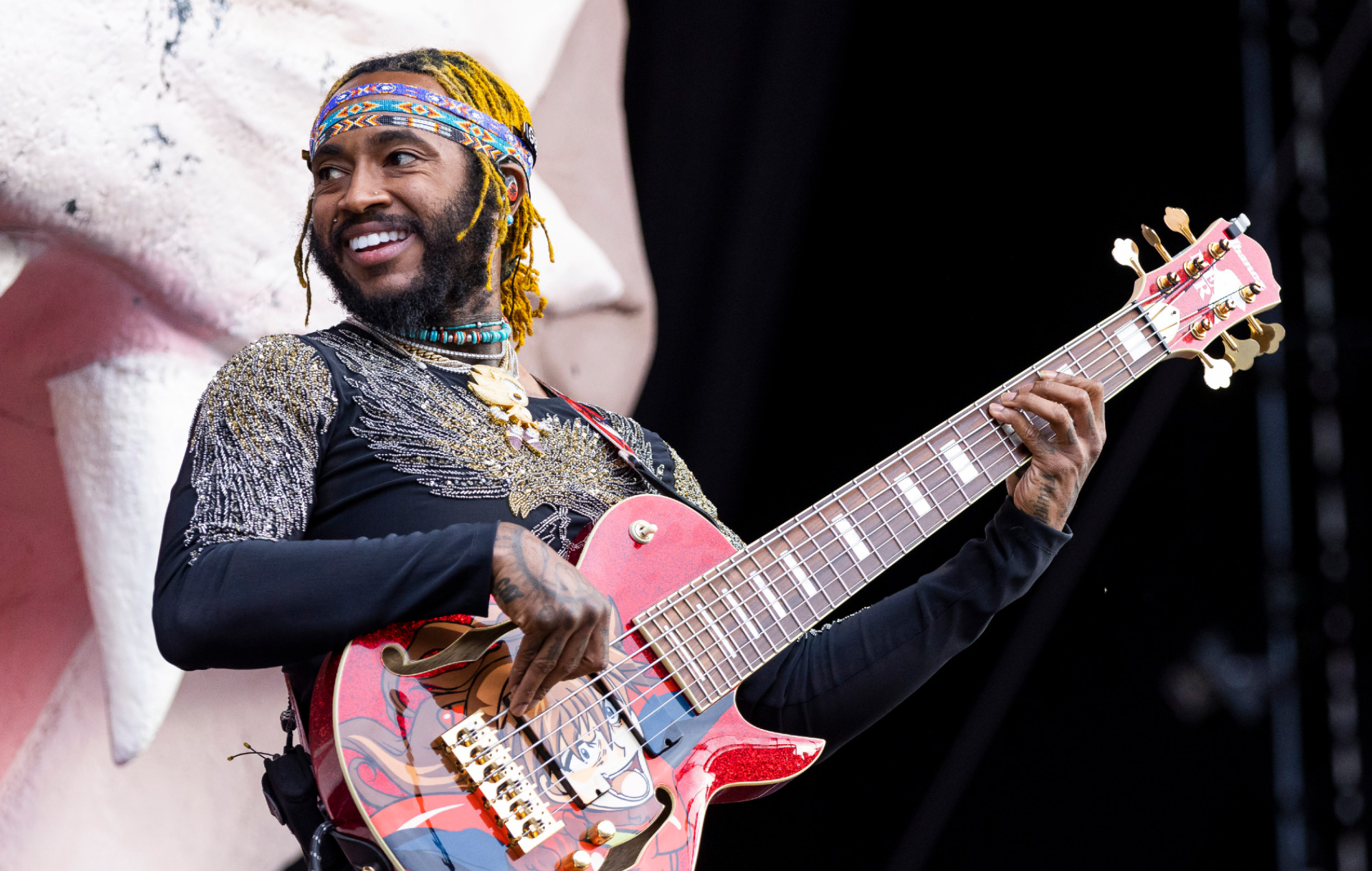 Le spectacle de Thundercat suspendu alors qu'un chanteur potentiel tente de se produire pour son public