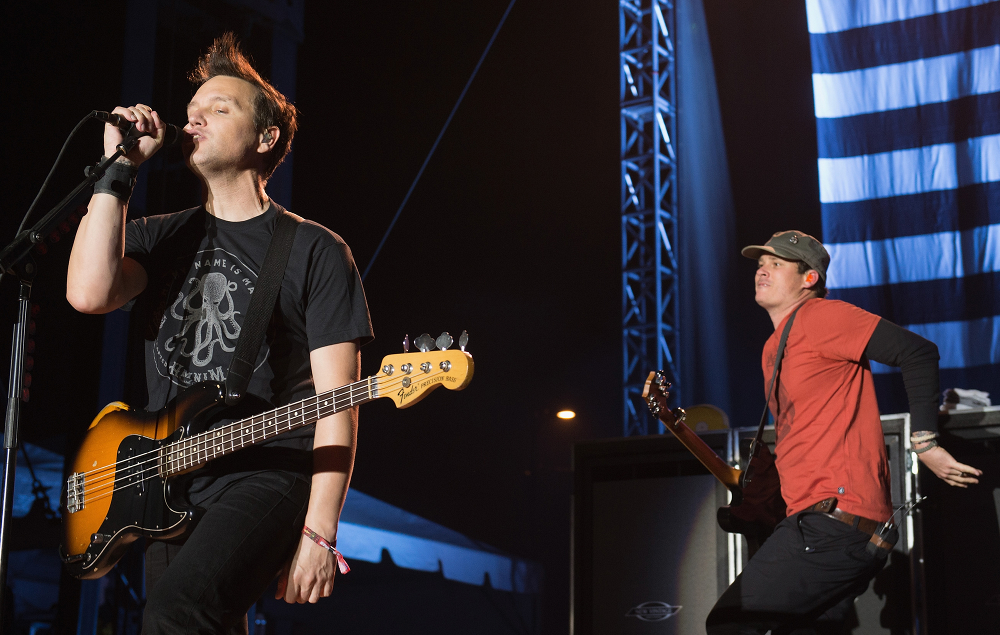 Mark Hoppus dit que la réunion de Blink-182 avec Tom DeLonge n'est pas hors de propos : "Je suis ouvert à tout"