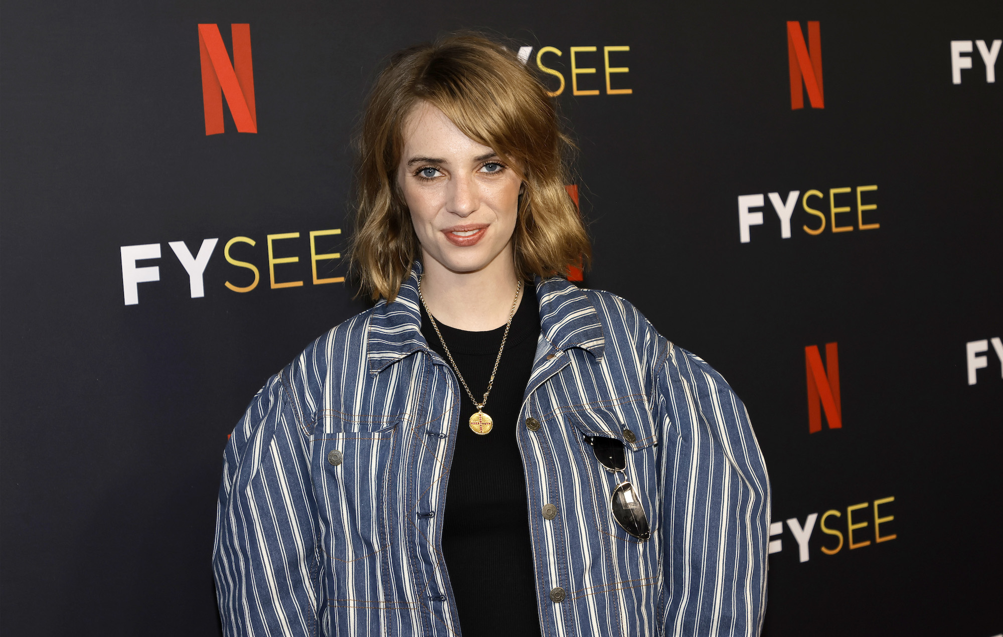 Maya Hawke fait un voyage chez le dentiste dans une vidéo réfléchissante 'Sweet Tooth'