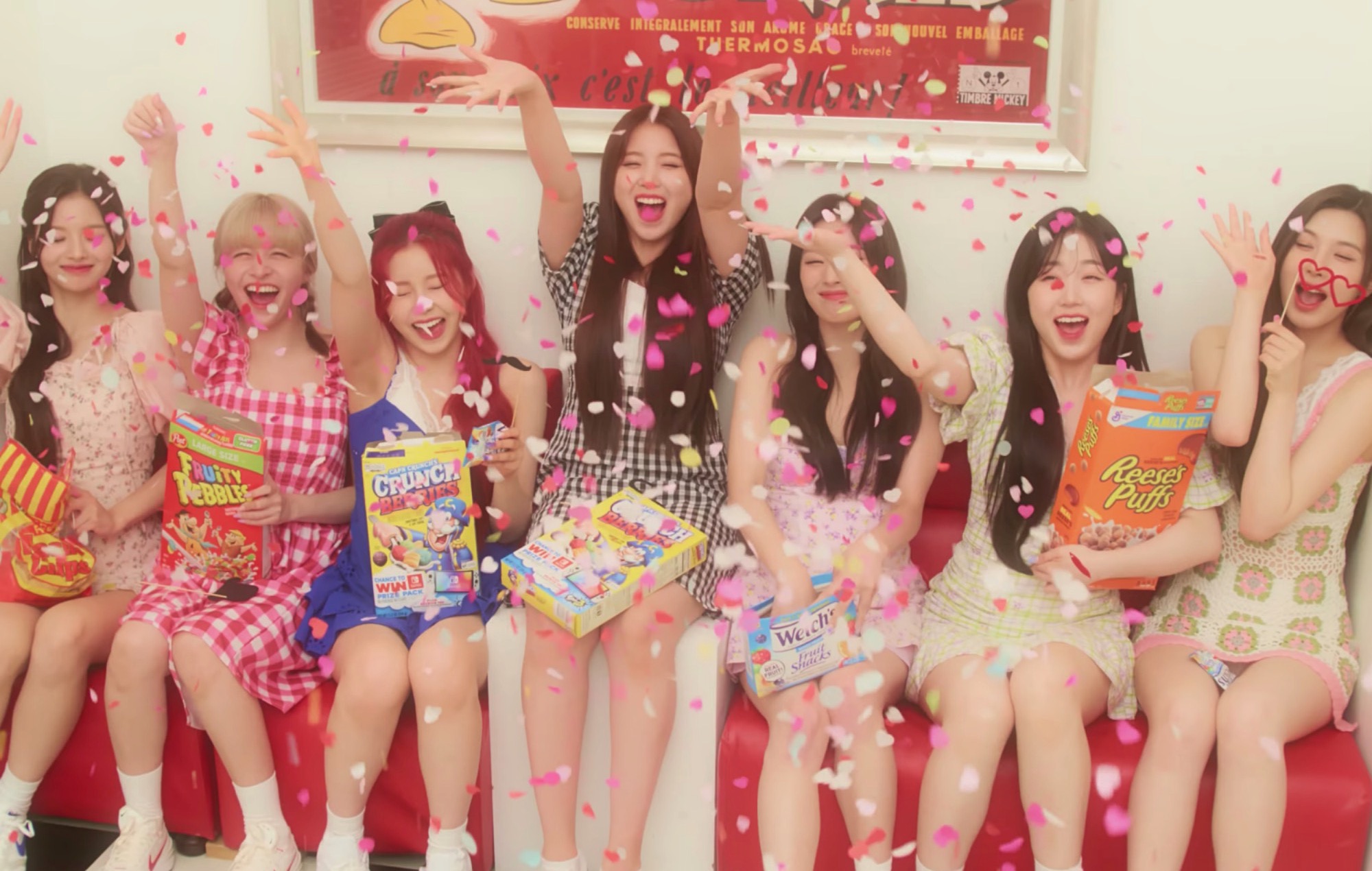 Regardez le remake pétillant de "Kiss" de Rainbow par NMIXX