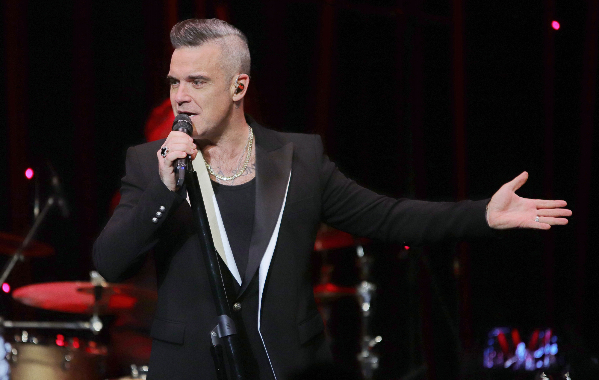 Robbie Williams sera la tête d'affiche de Radio 2 Live avec le BBC Concert Orchestra