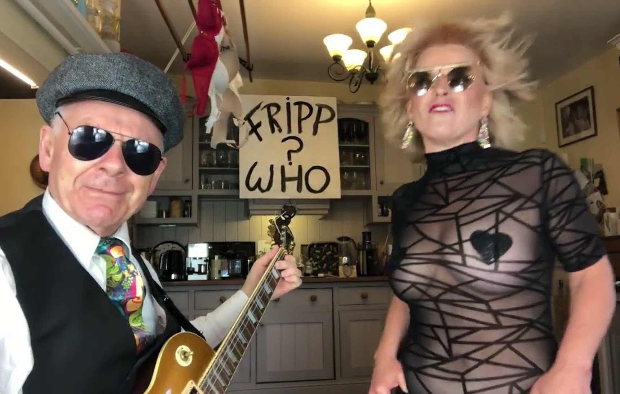 Toyah Willcox et Robert Fripp partagent une compilation de bloopers "Sunday Lunch"