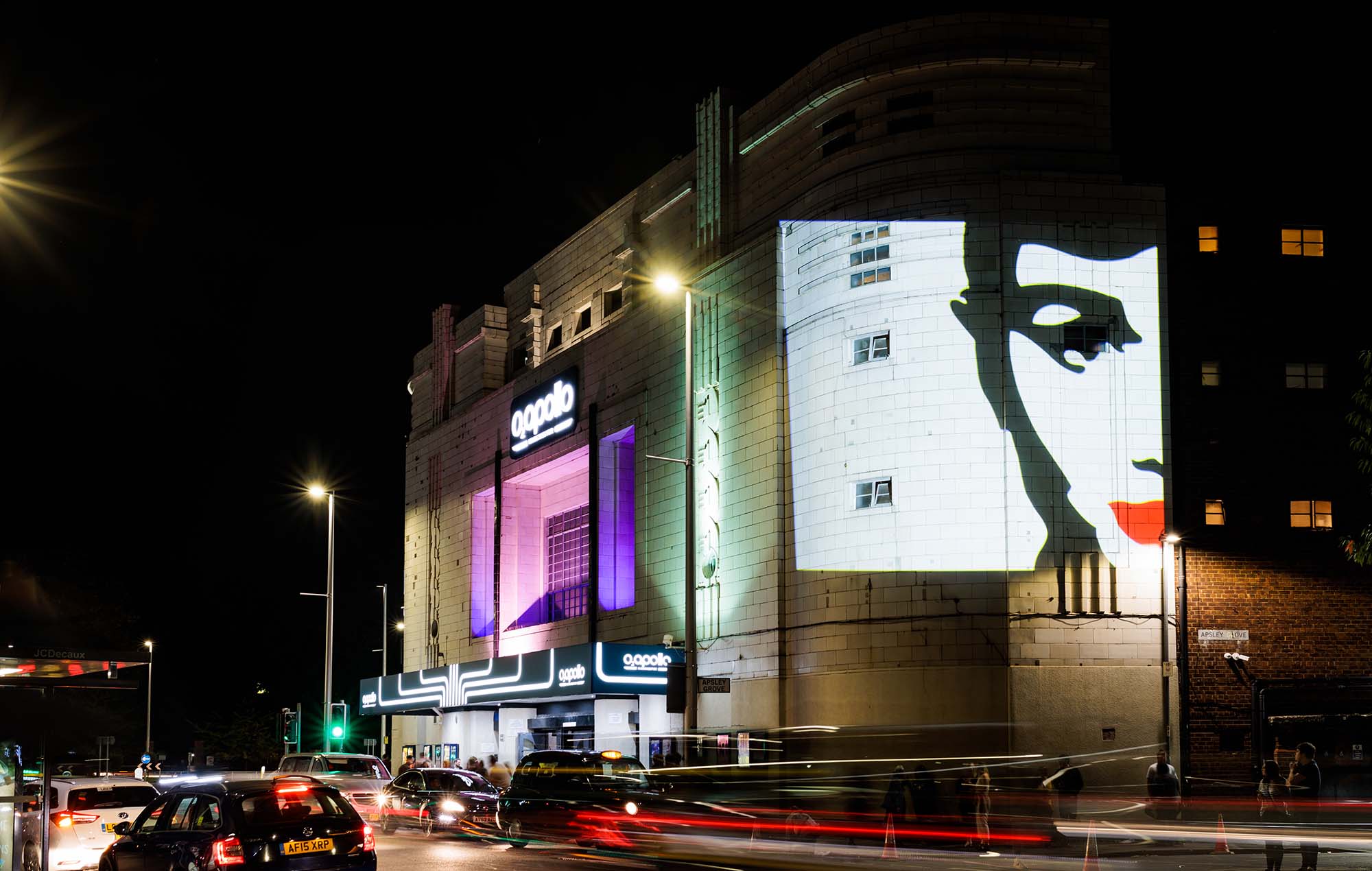 Courteeners projette une œuvre d'art «St Jude» à travers Manchester