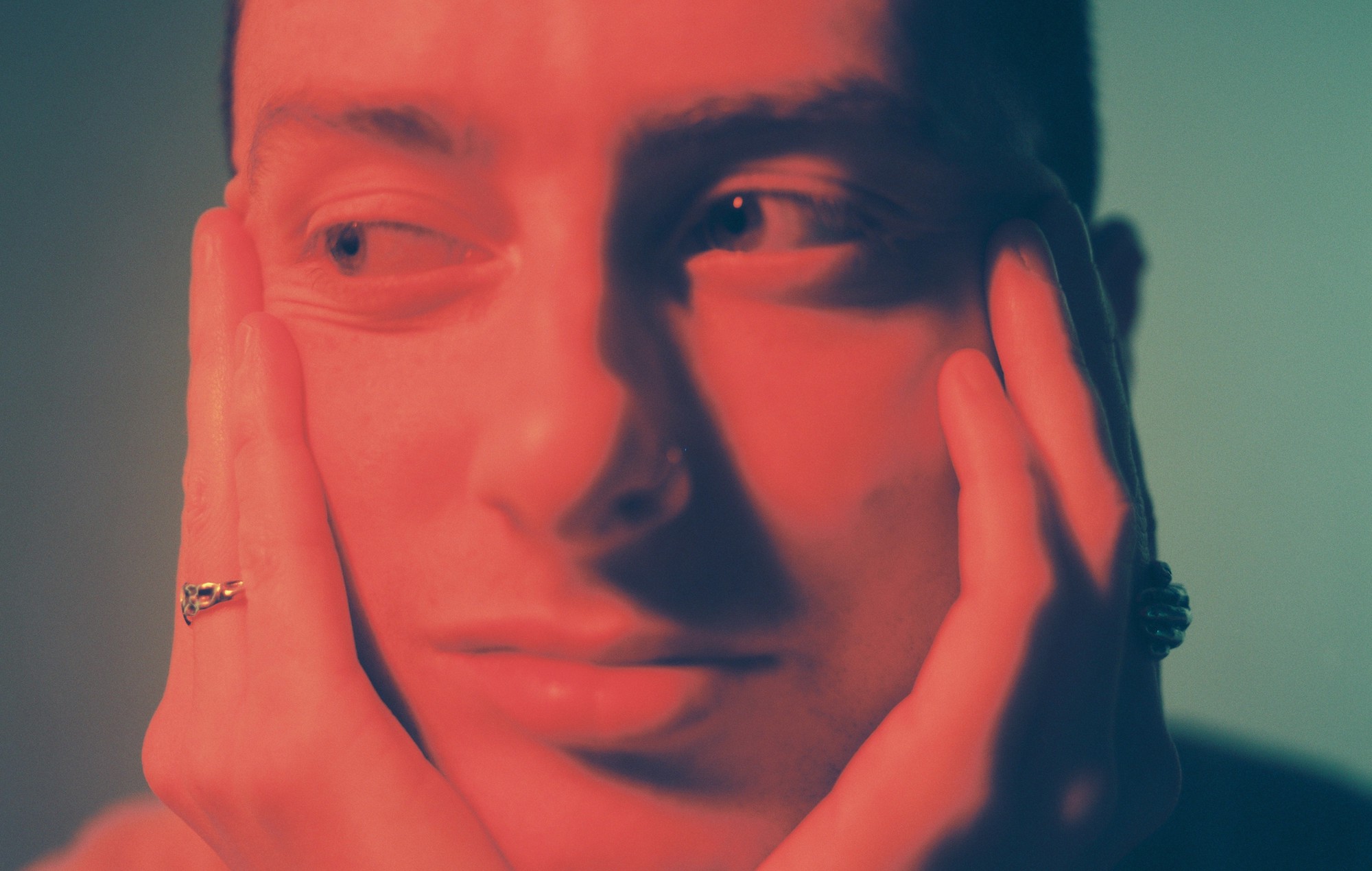 Joesef annonce son premier album "Permanent Damage" avec le single "Joe"