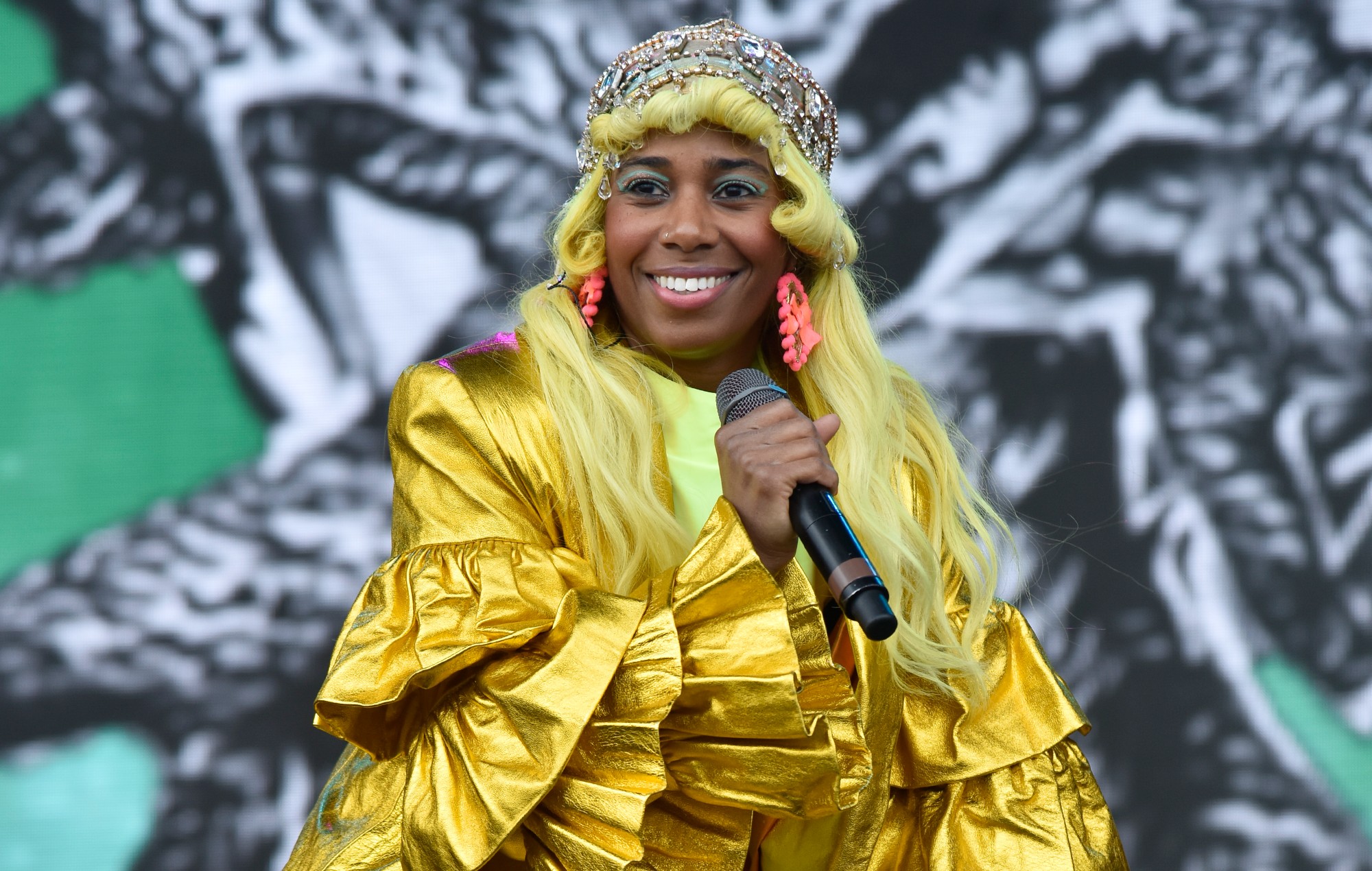 Santigold annule sa tournée, cite l'inflation et le paysage des tournées post-pandémiques