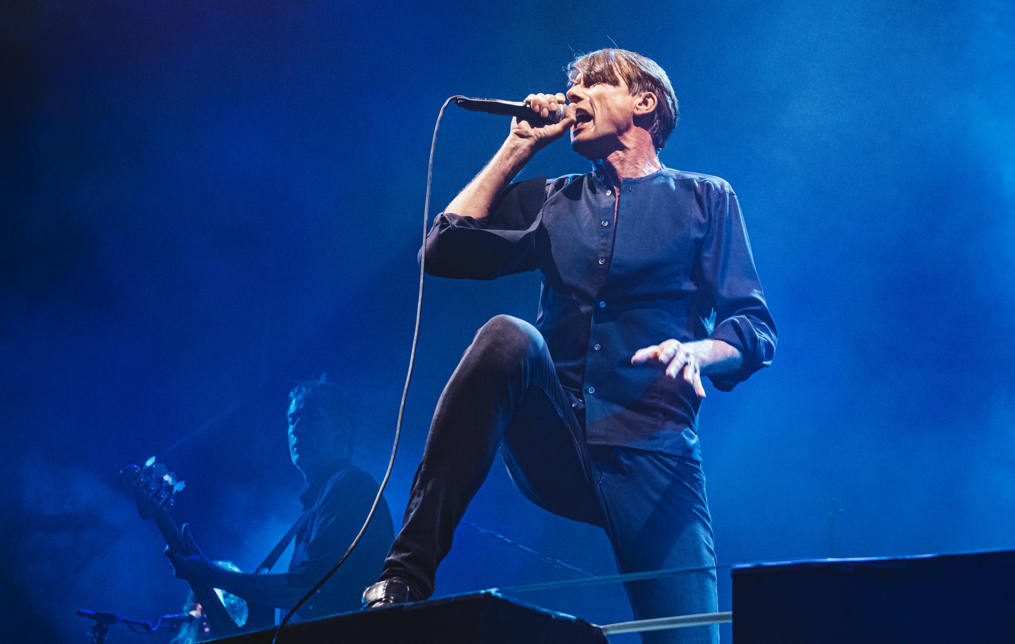 Suede reporte deux concerts en magasin en raison des funérailles de la reine