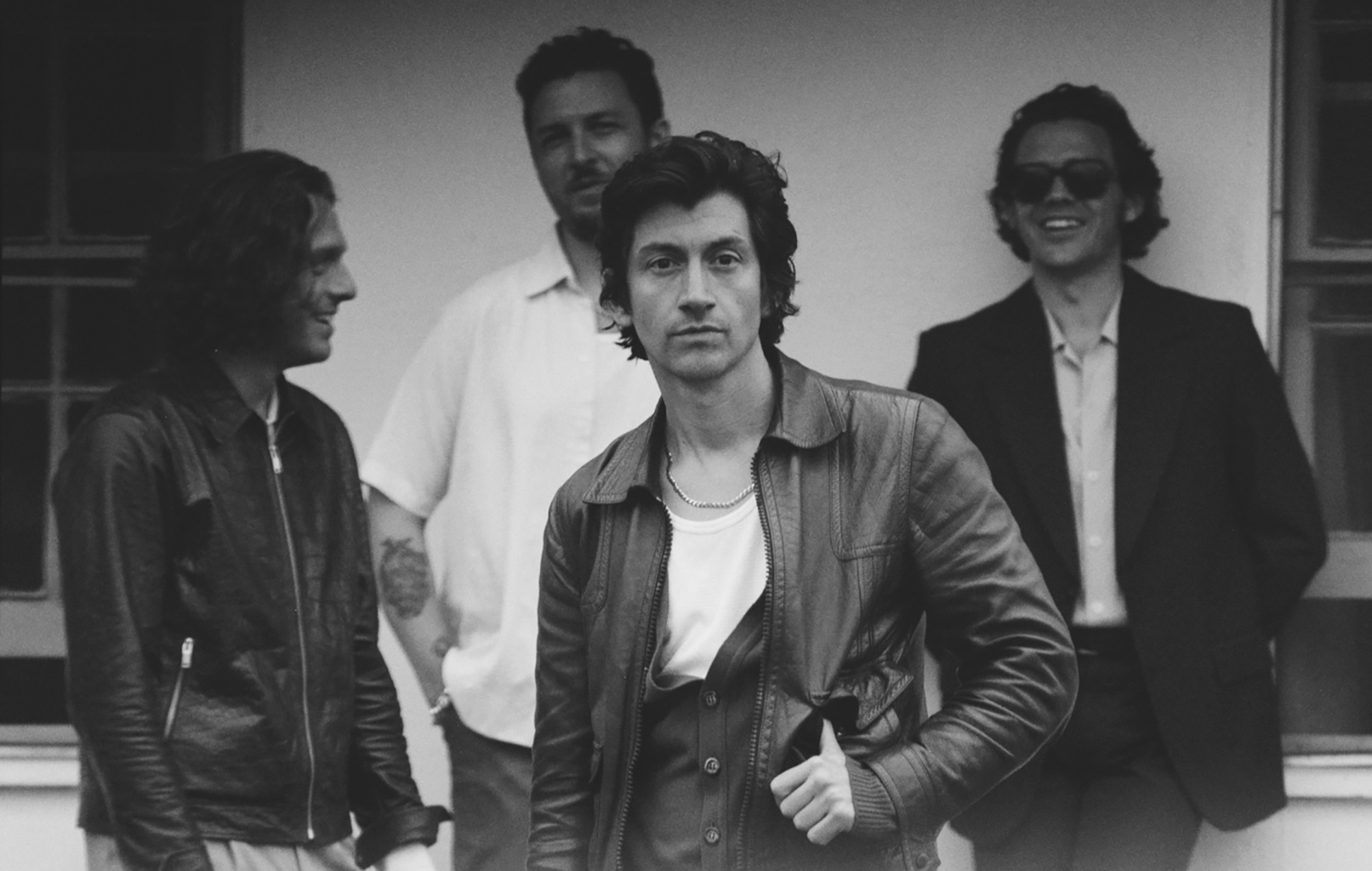 Arctic Monkeys - Critique de "The Car": une épopée à l'épée et aux cordes