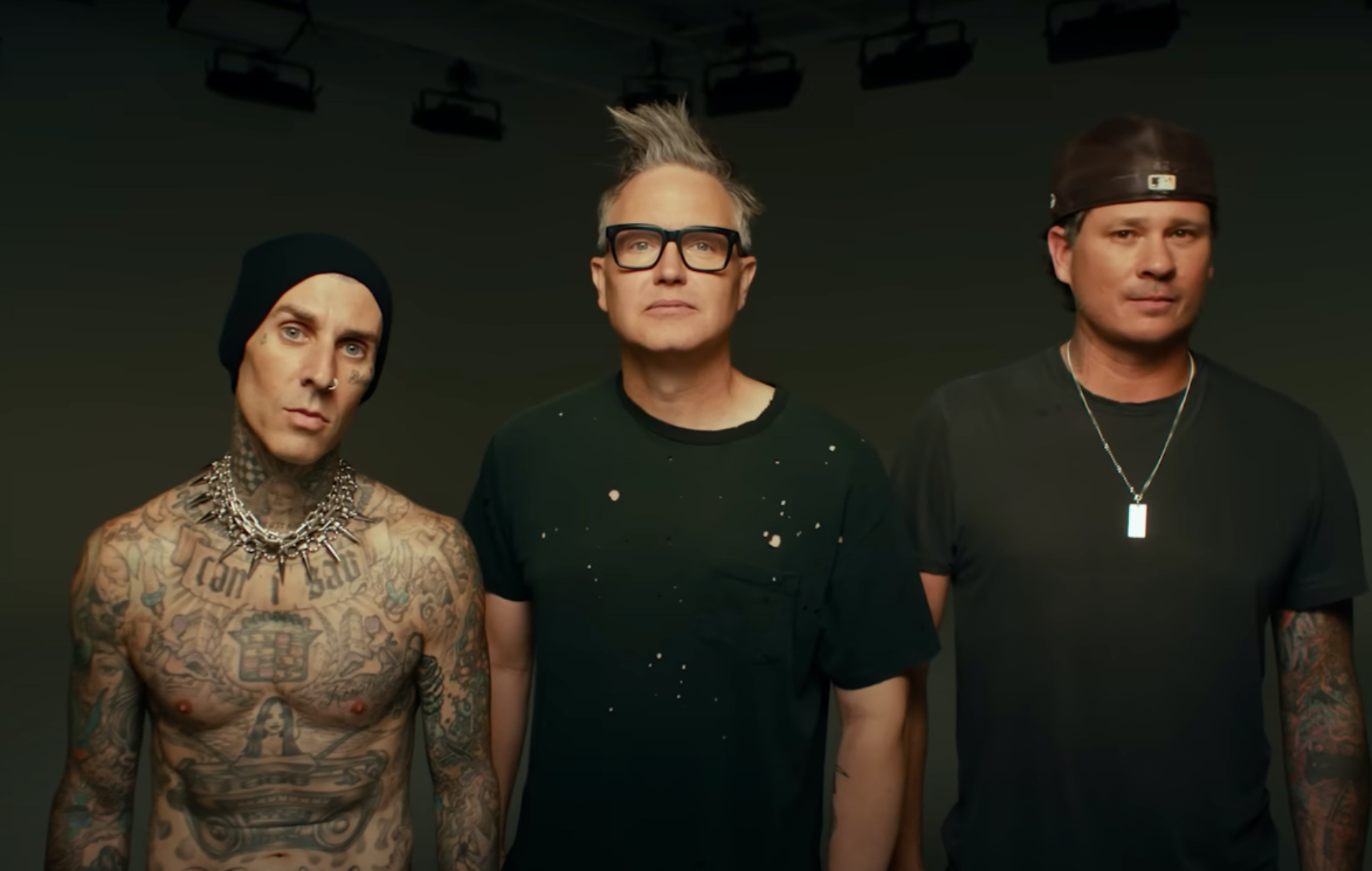 Blink-182 rejoint TikTok pour prévisualiser le nouveau single à venir "Edging"