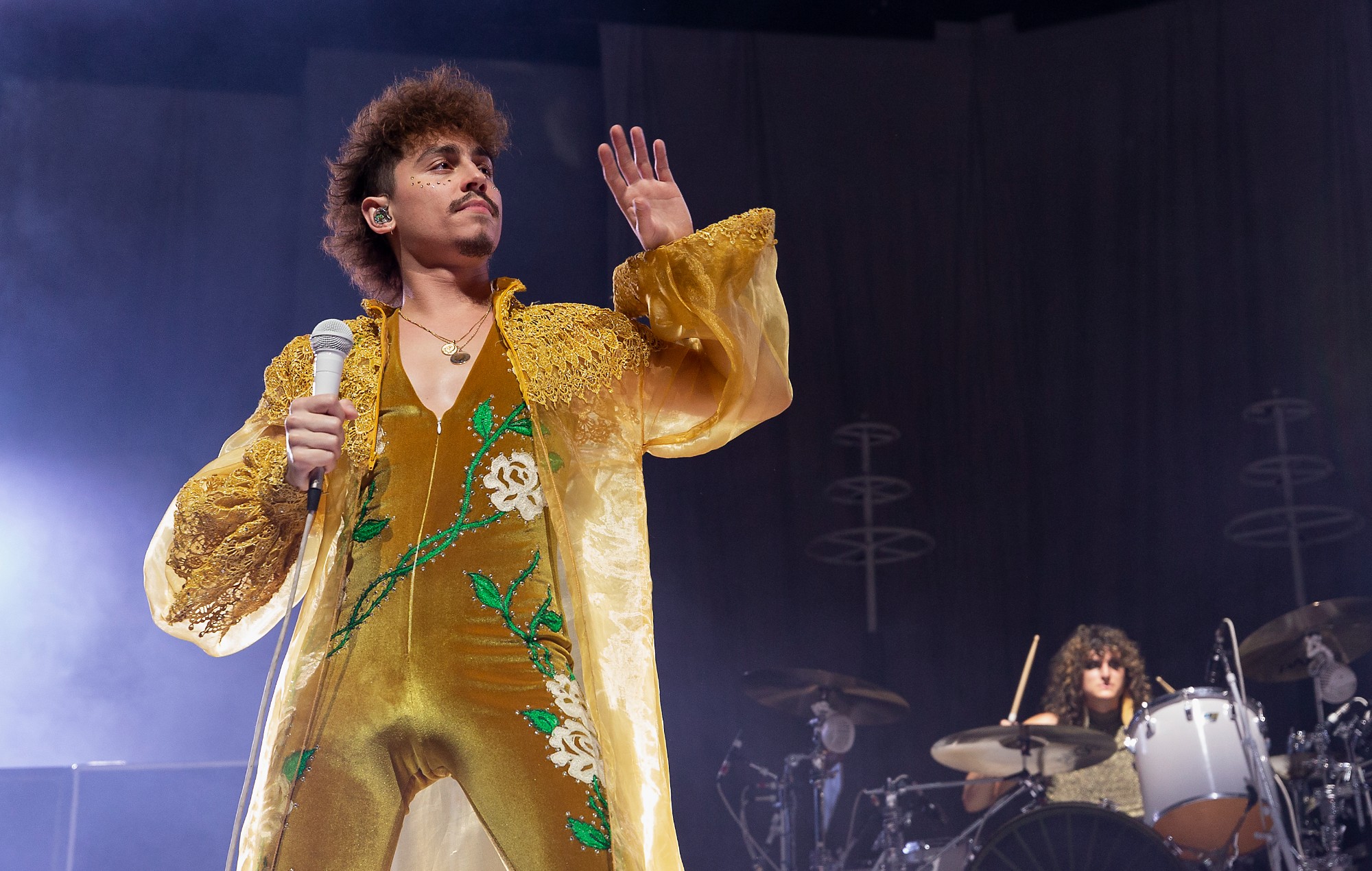 Josh Kiszka de Greta Van Fleet se rompt le tympan pendant le spectacle et reporte trois spectacles à venir