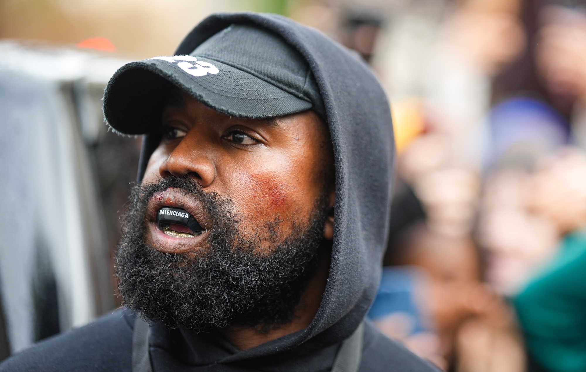 Kanye West fait son retour sur Twitter après que Meta ait restreint son compte Instagram