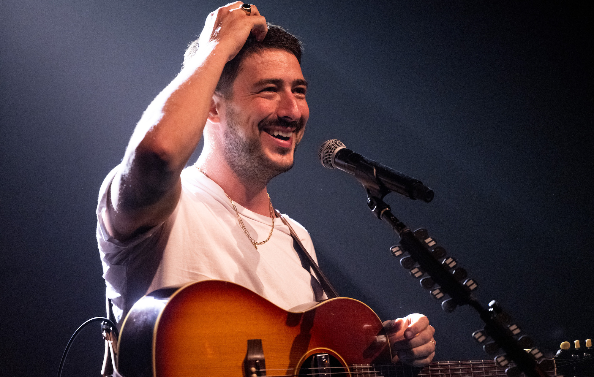 Regardez Marcus Mumford et Ben Lovett se produire en direct aux États-Unis