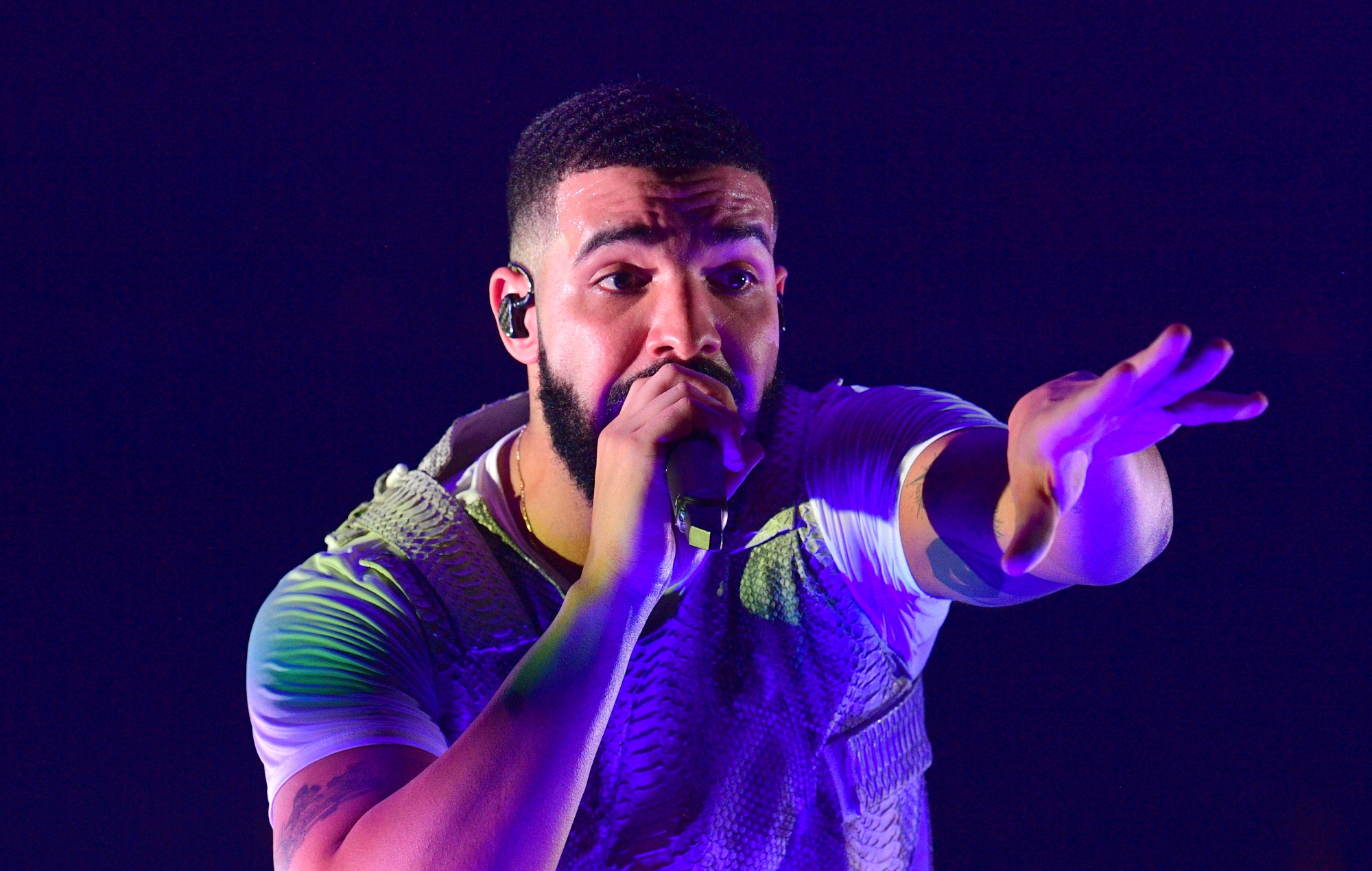Drake reporte son spectacle à New York pour assister aux funérailles de Takeoff