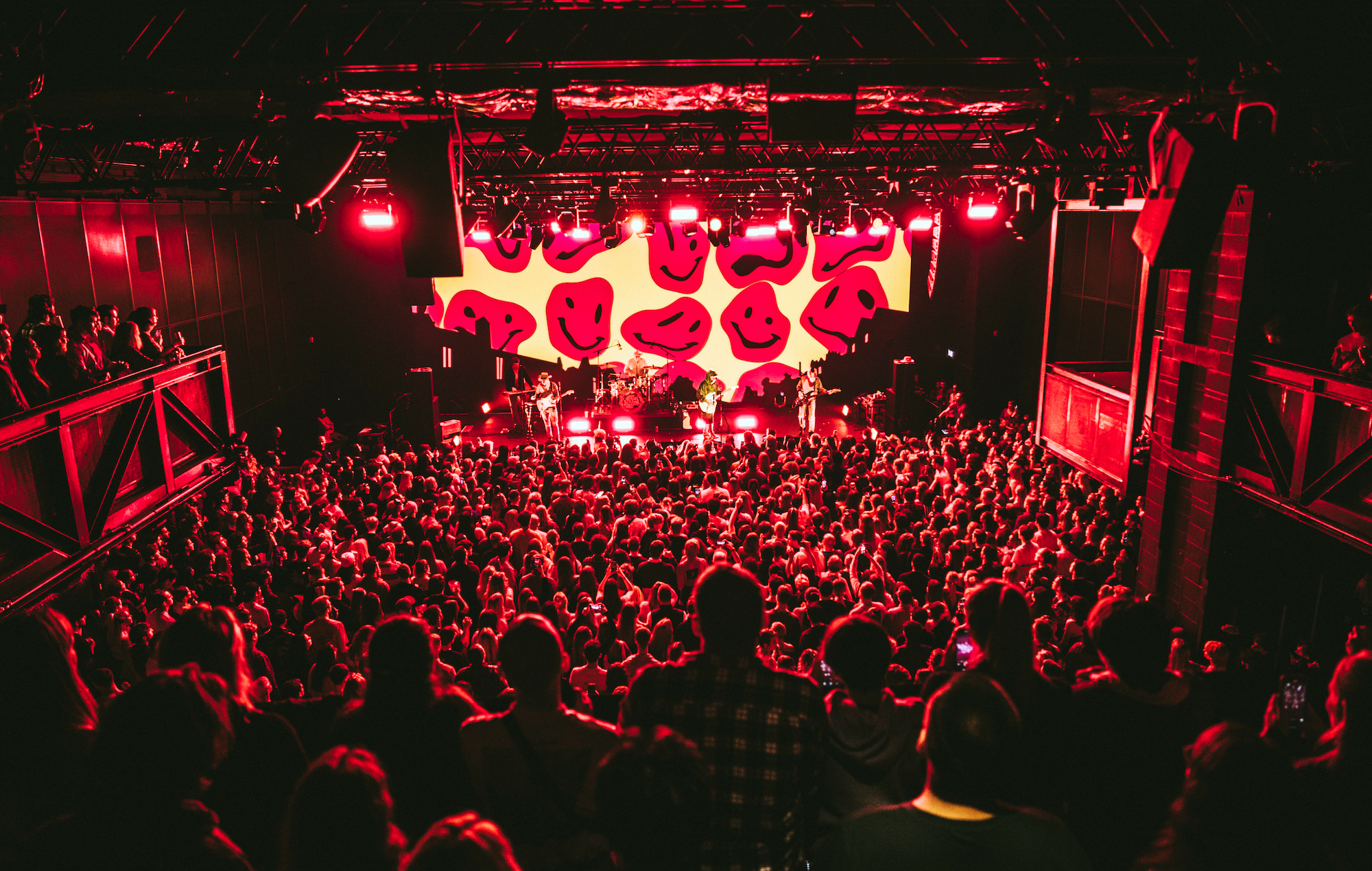 Alfie Templeman nous fait visiter les nouvelles salles de concert de Londres à Outernet