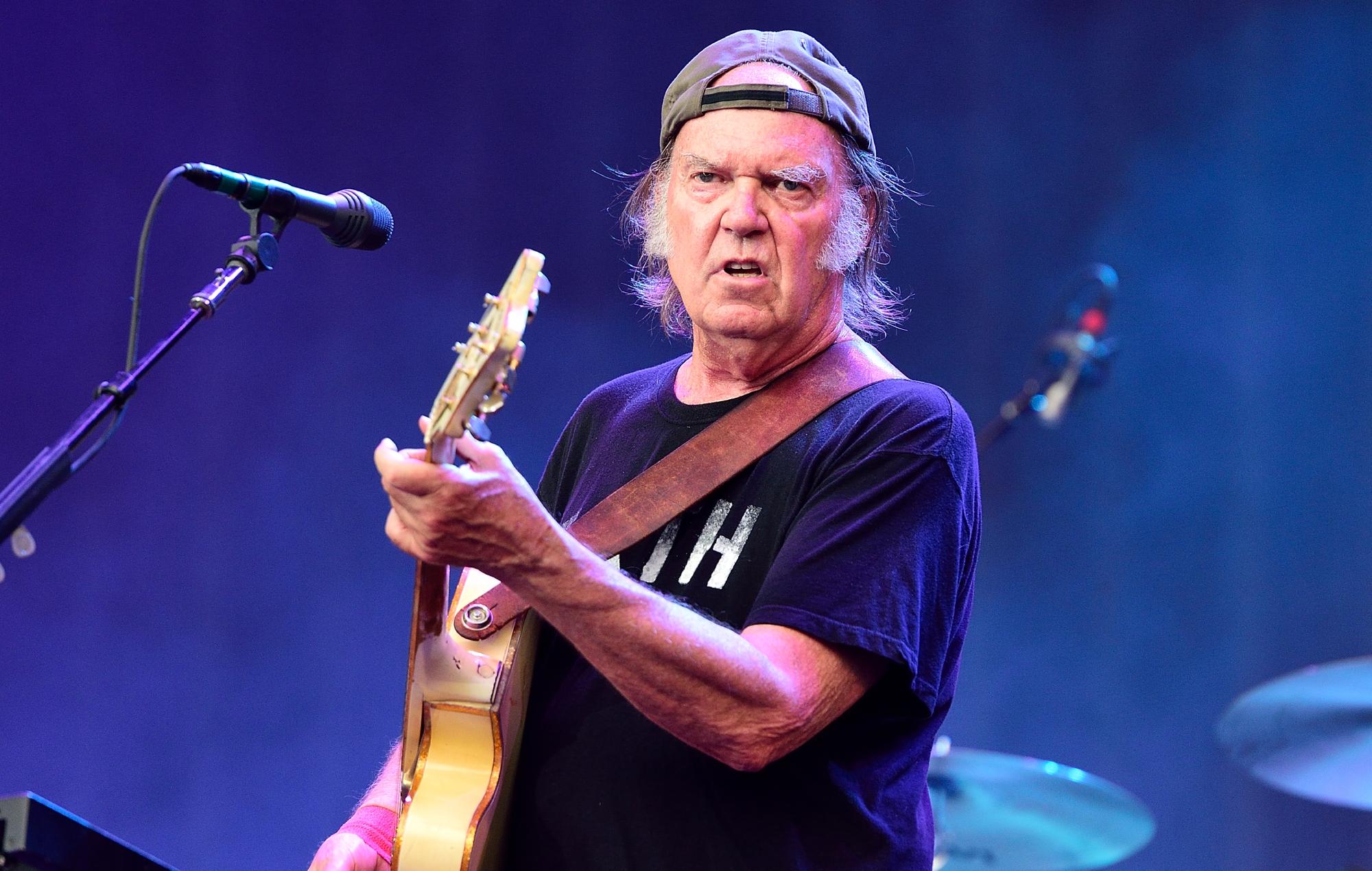 Neil Young ne fera une tournée que si c'est entièrement durable sur le plan environnemental
