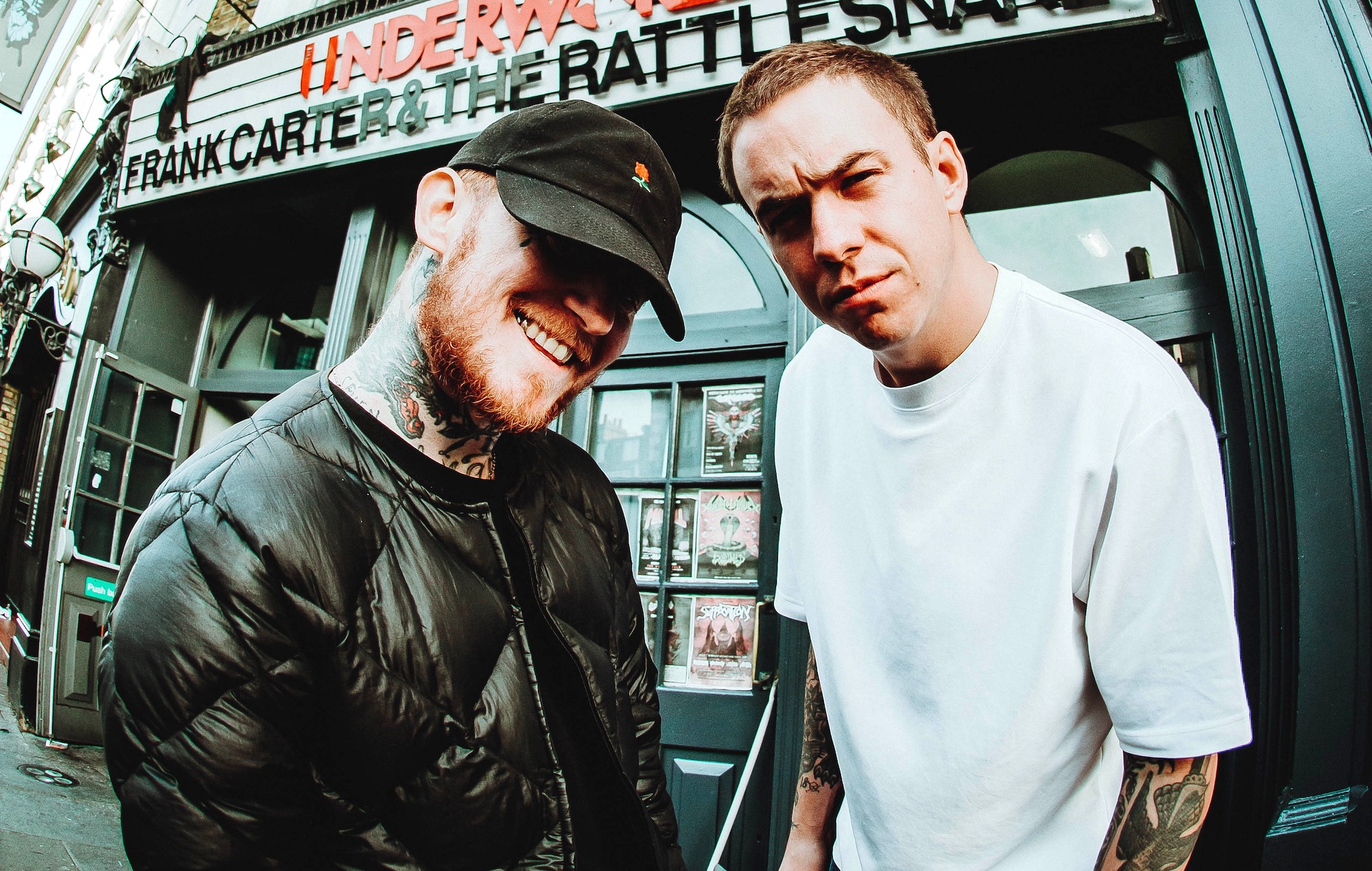 Frank Carter et les serpents à sonnette
