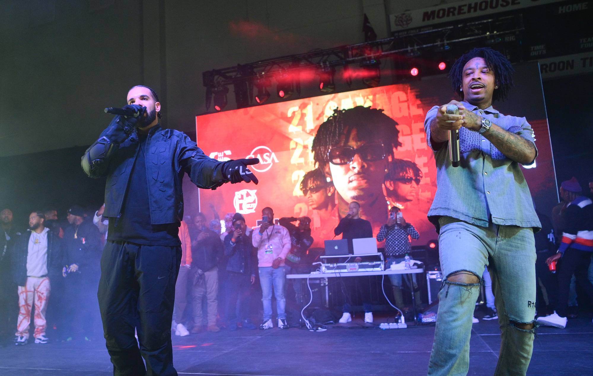Drake et 21 Savage ont reçu l'ordre de cesser d'utiliser de fausses couvertures de magazines Vogue