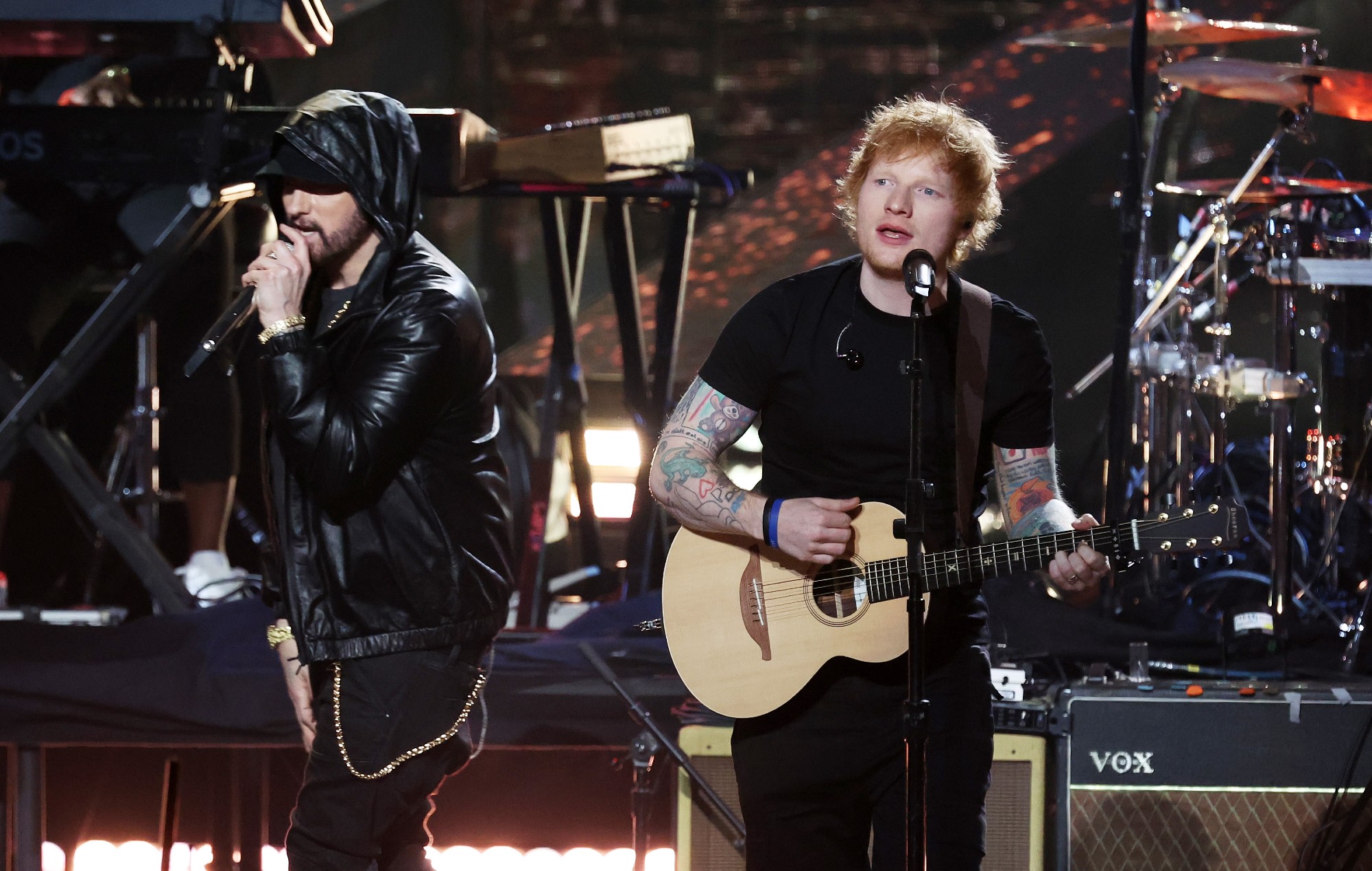 Eminem joue avec Ed Sheeran, Aerosmith à la cérémonie du Rock & Roll Hall Of Fame 2022
