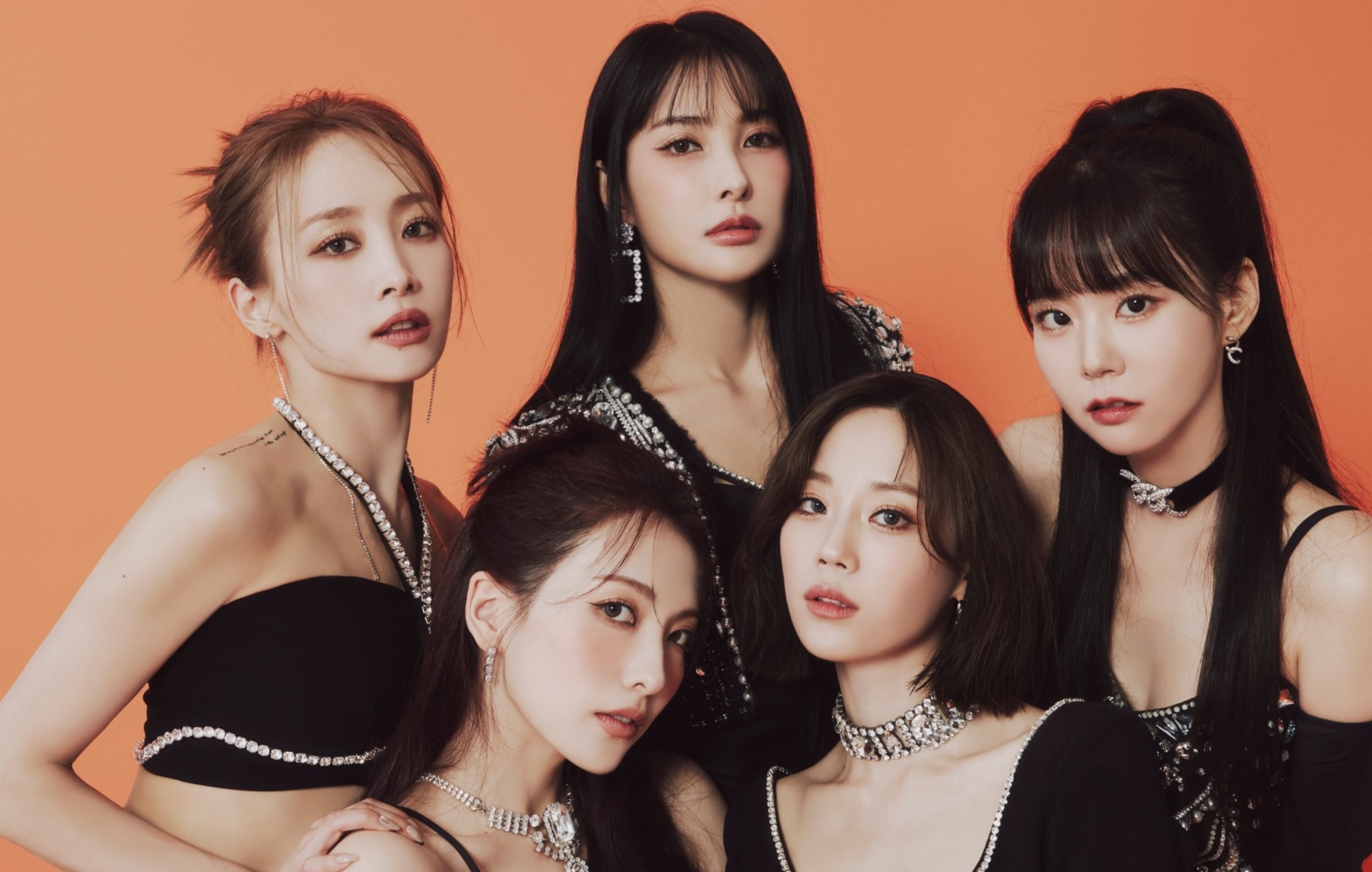 KARA sort l'album du 15e anniversaire "Move Again"
