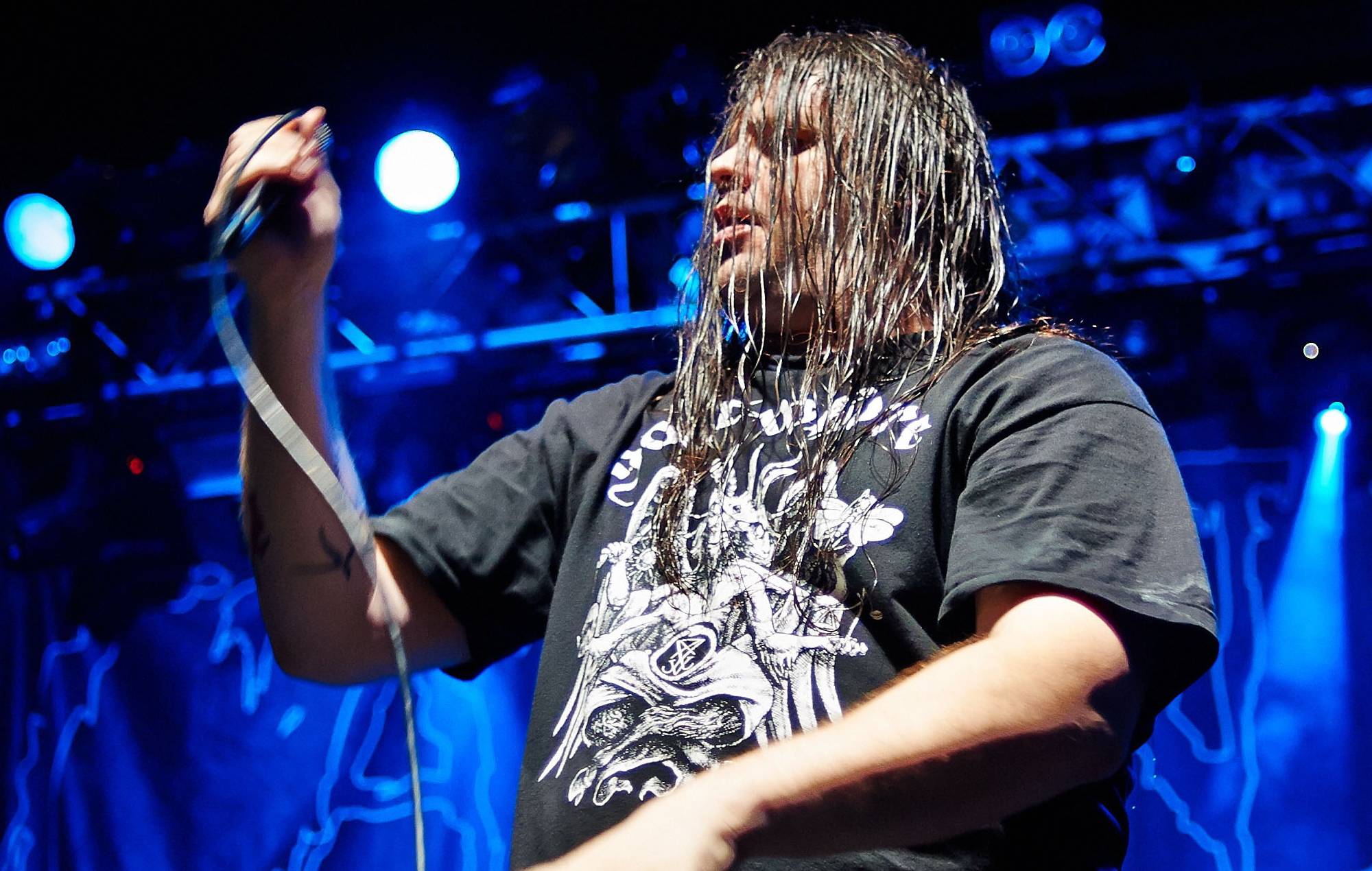 Corpsegrinder de Cannibal Corpse partage des photos de Noël saines