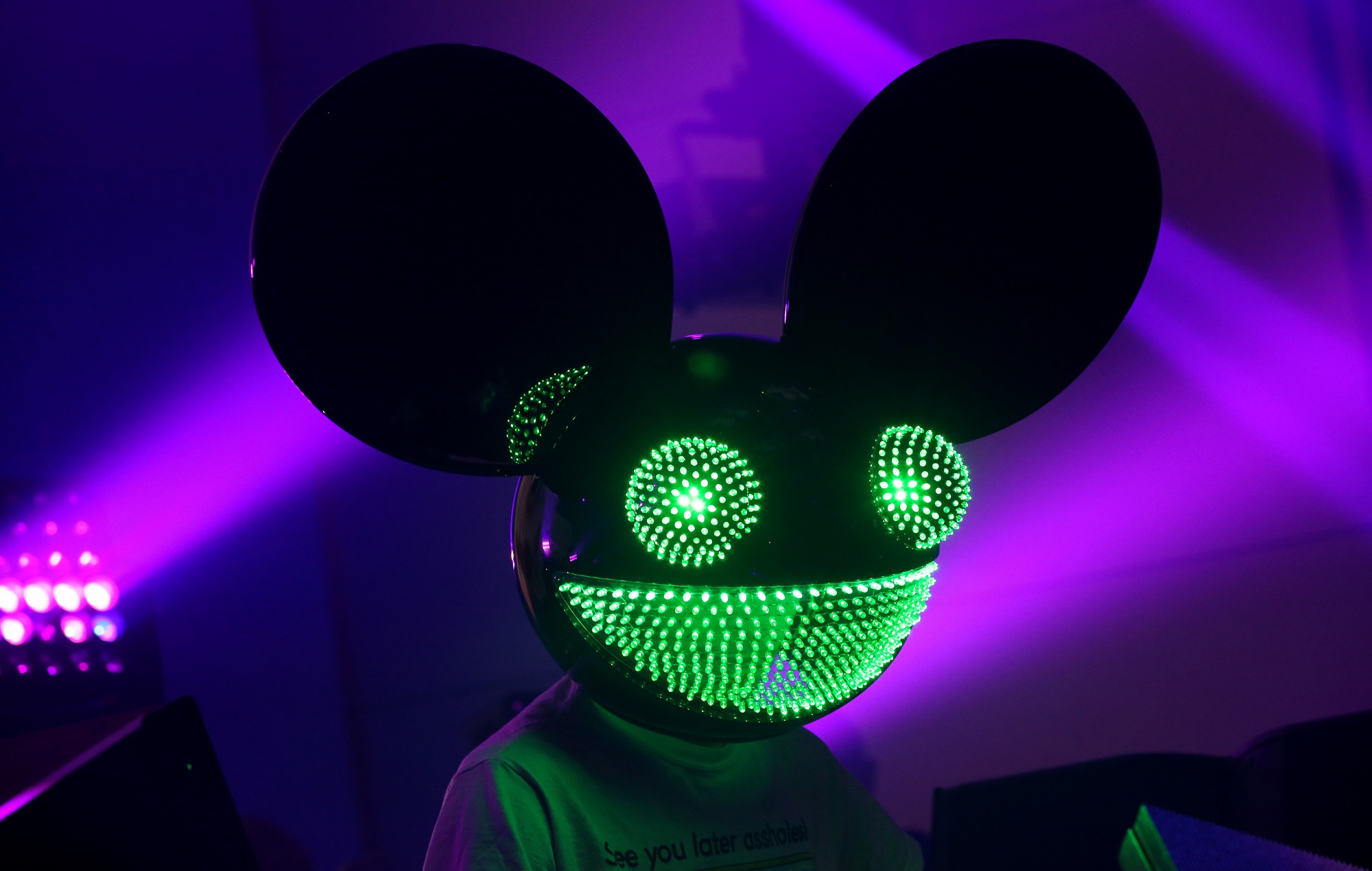 Deadmau5 affirme que le port de son casque de souris a causé une "blessure à la colonne vertébrale"
