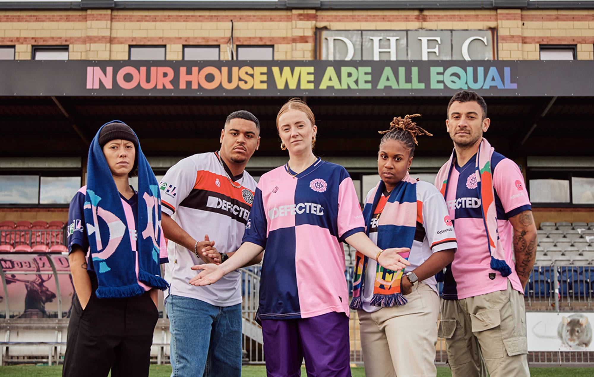 Defected Records sort des maillots sponsorisés par le Dulwich Hamlet FC