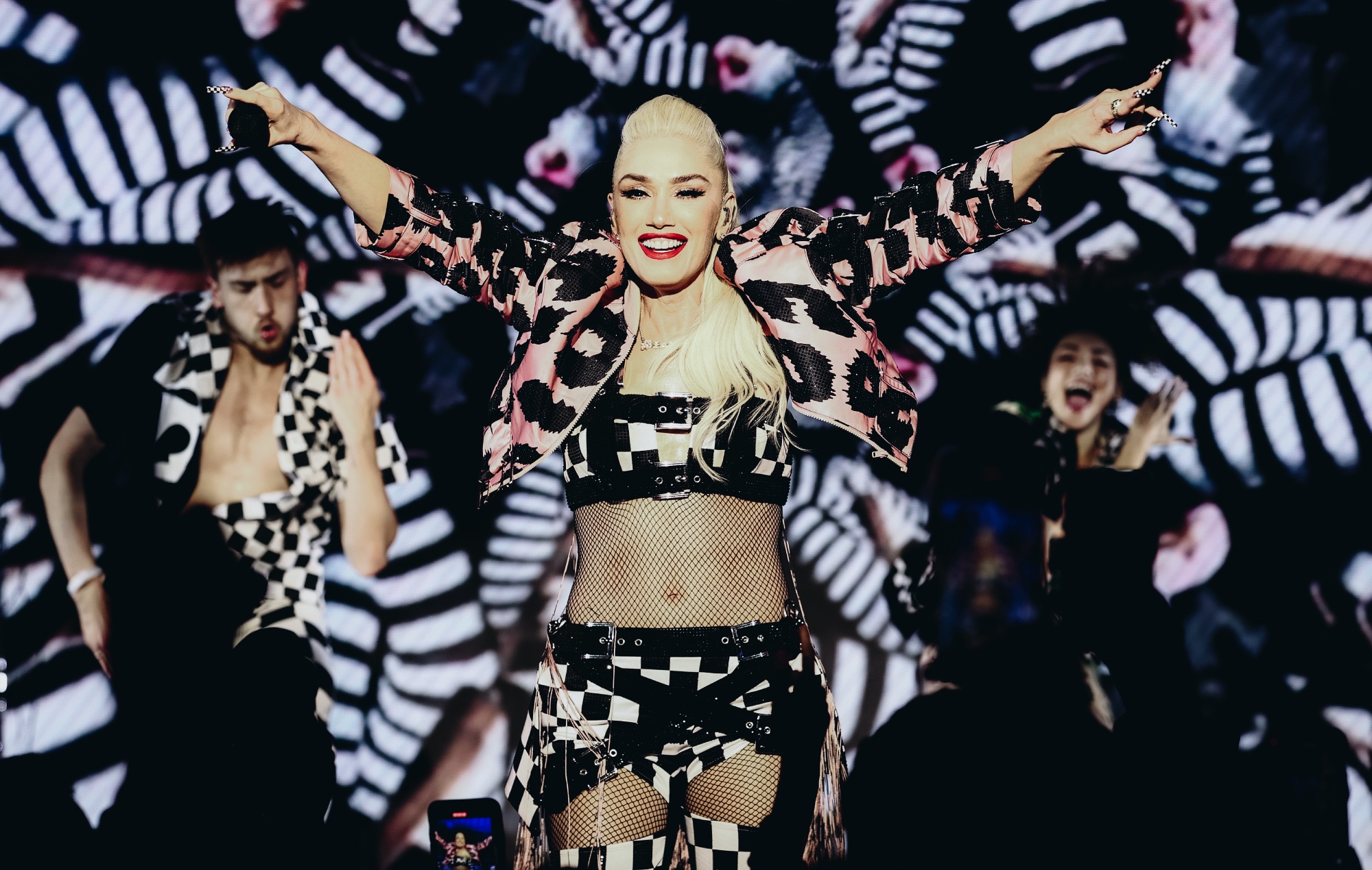 Gwen Stefani taquine la réunion de No Doubt