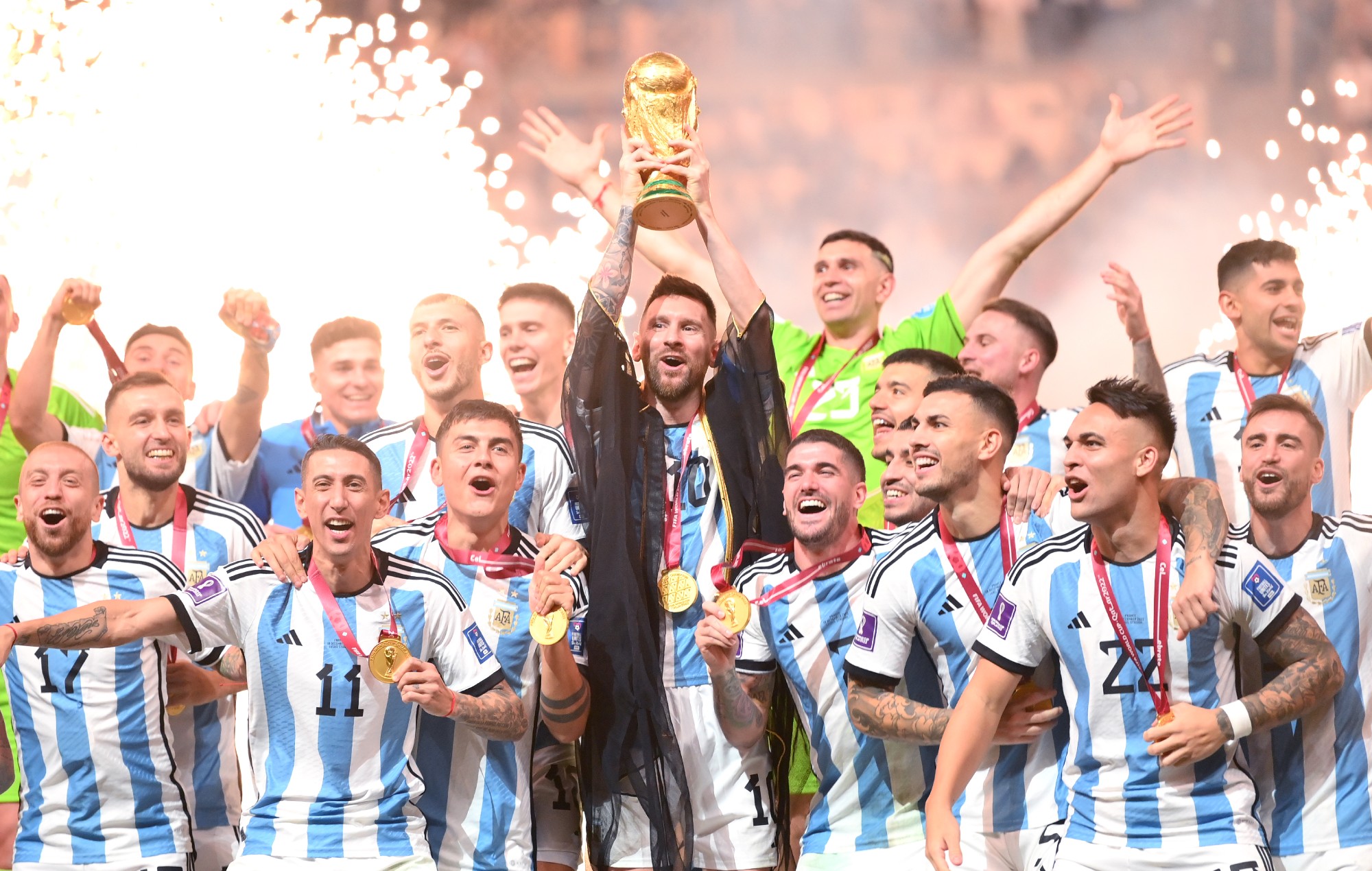 Le monde du divertissement réagit alors que l'Argentine bat la France pour remporter la Coupe du monde 2022