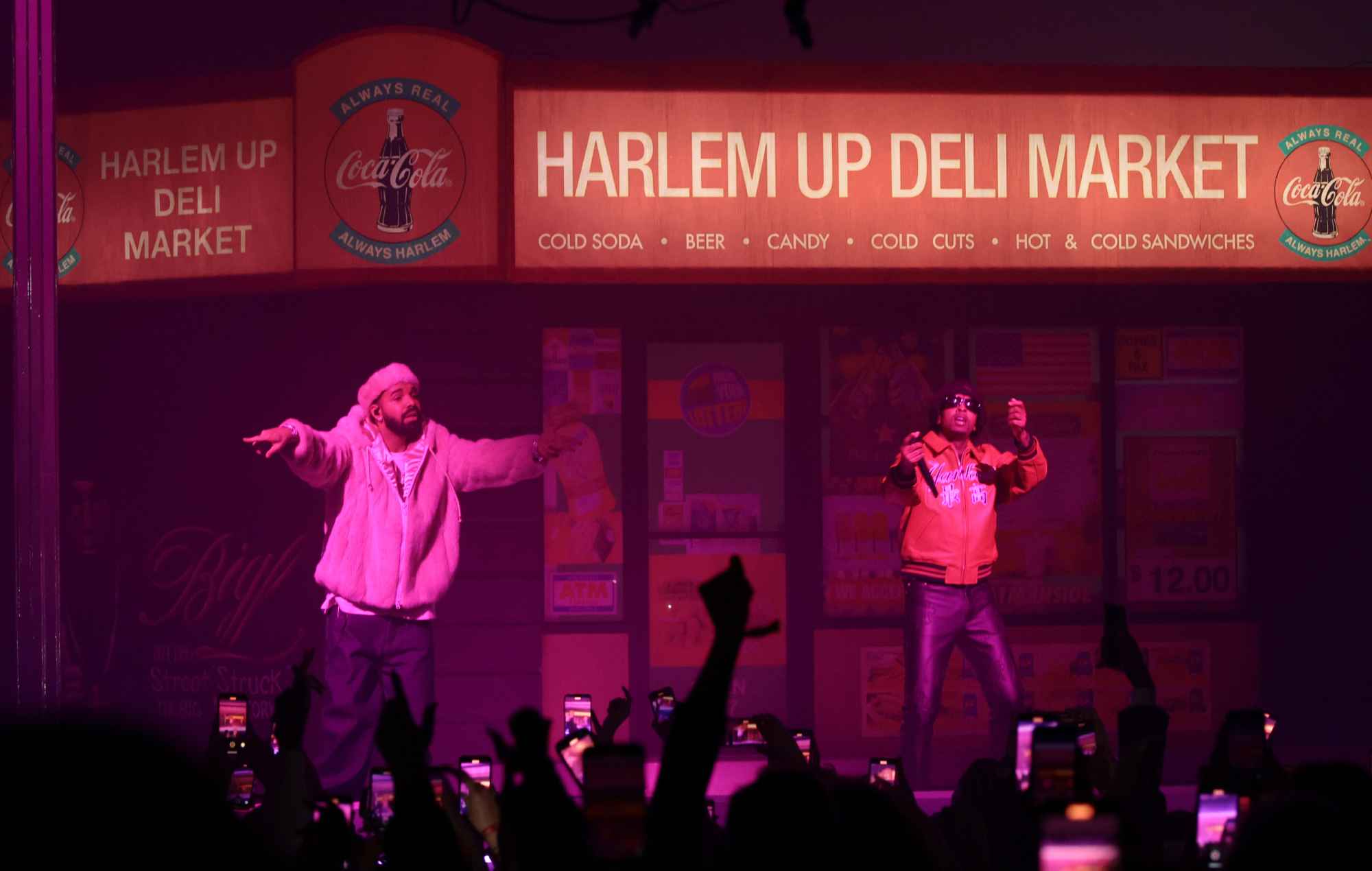 Drake interrompt son émission à New York après la chute d'un homme du balcon