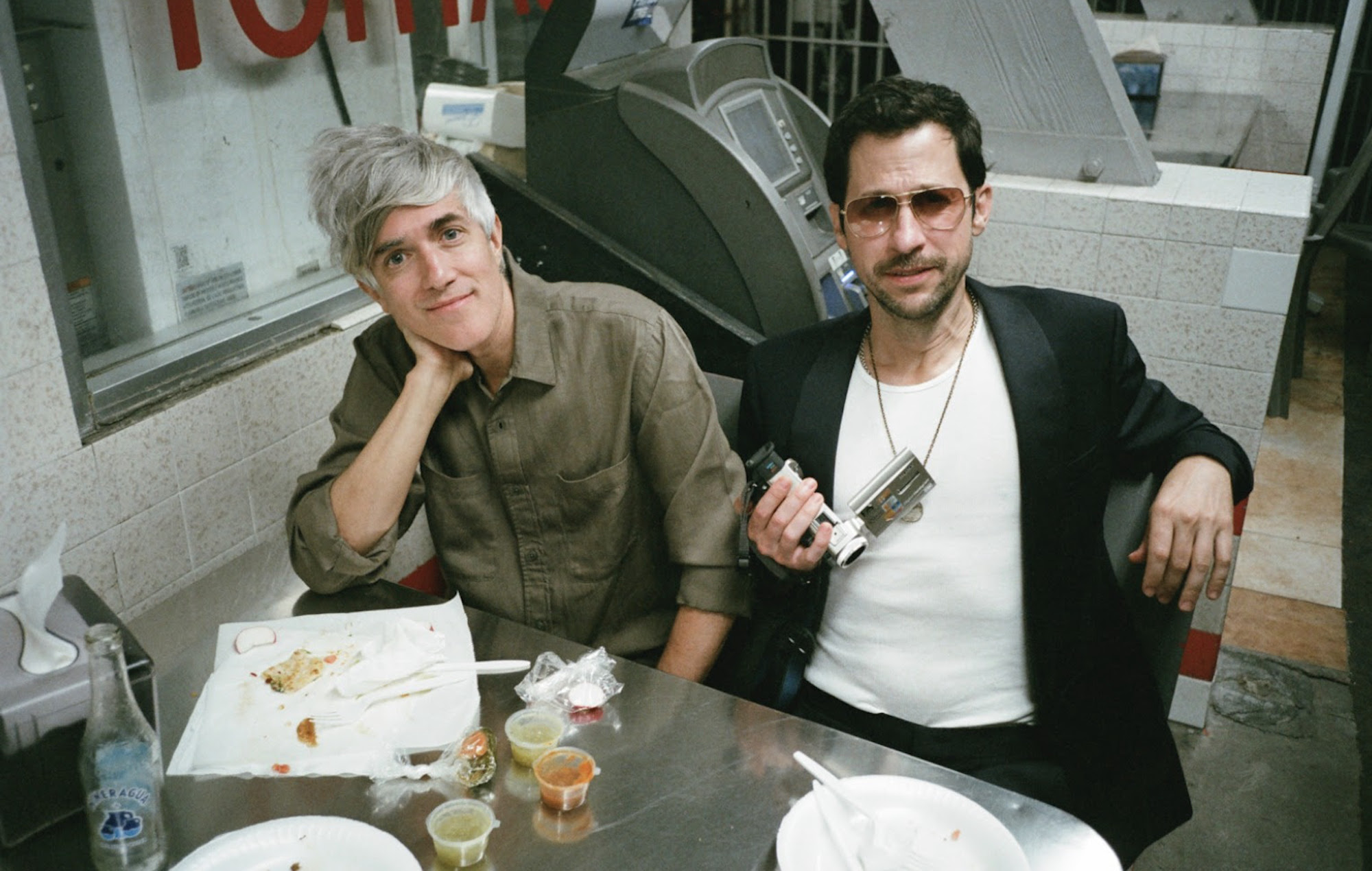 Écoutez le nouveau single "Settled Accounts" de We Are Scientists