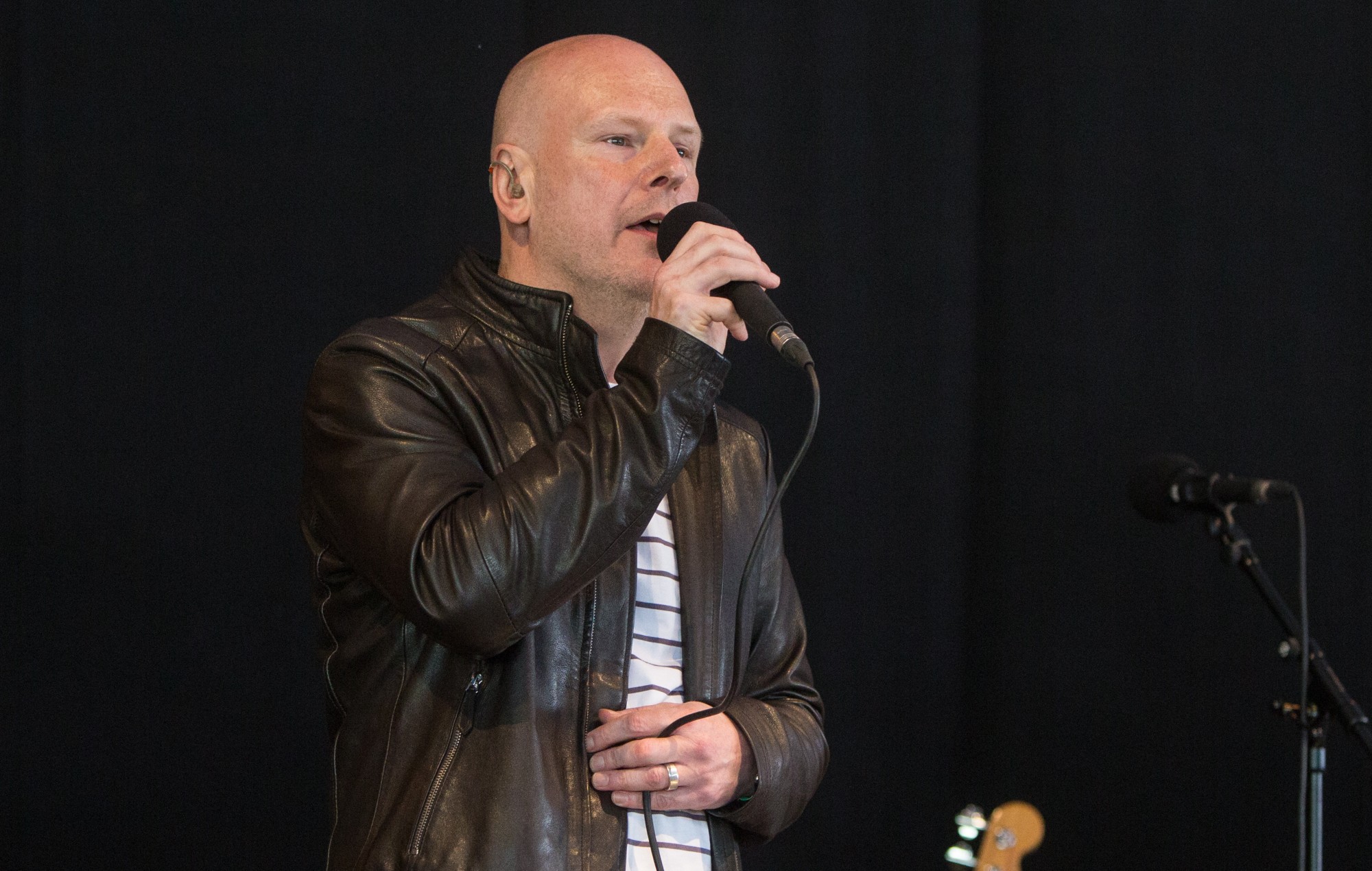 Écoutez le nouveau single solo du batteur de Radiohead Philip Selway "Picking Up Pieces"