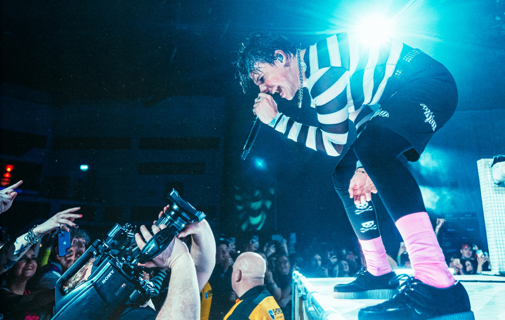 Regardez Yungblud lancer sa tournée mondiale 2023 à Cardiff