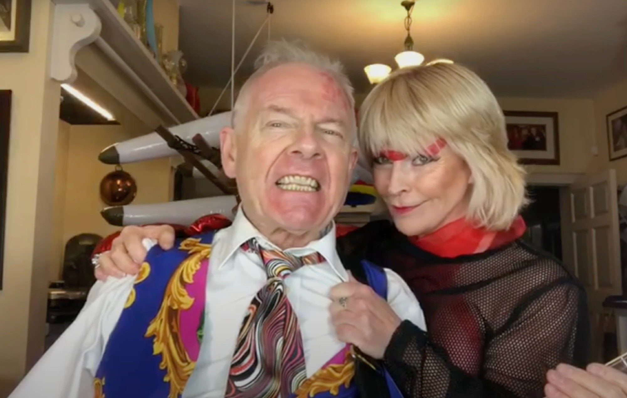 Toyah Willcox et Robert Fripp reprennent "Drop Dead Gorgeous" de Republica