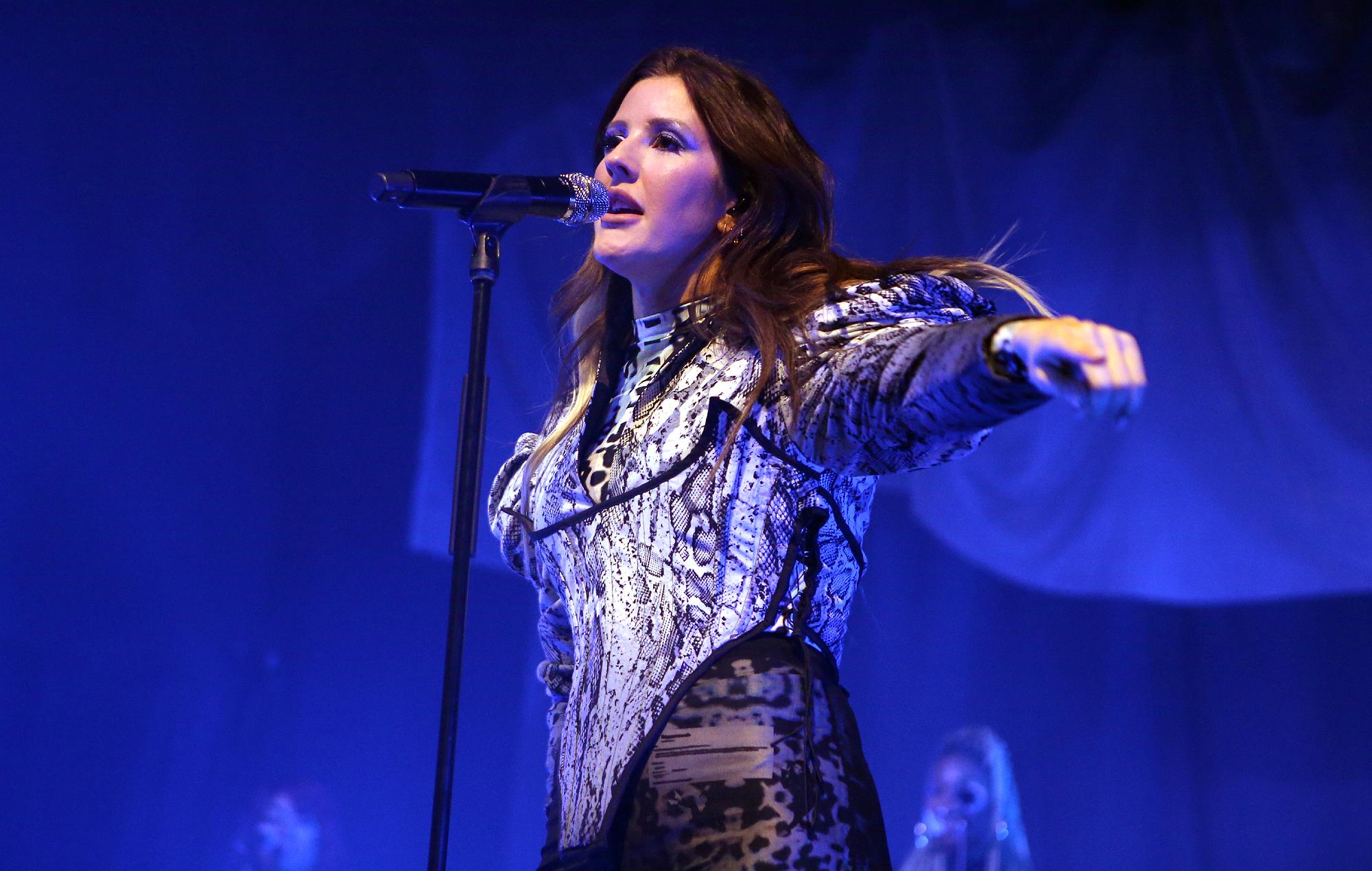 Ellie Goulding annonce la tournée 2023 "Higher Than Heaven"