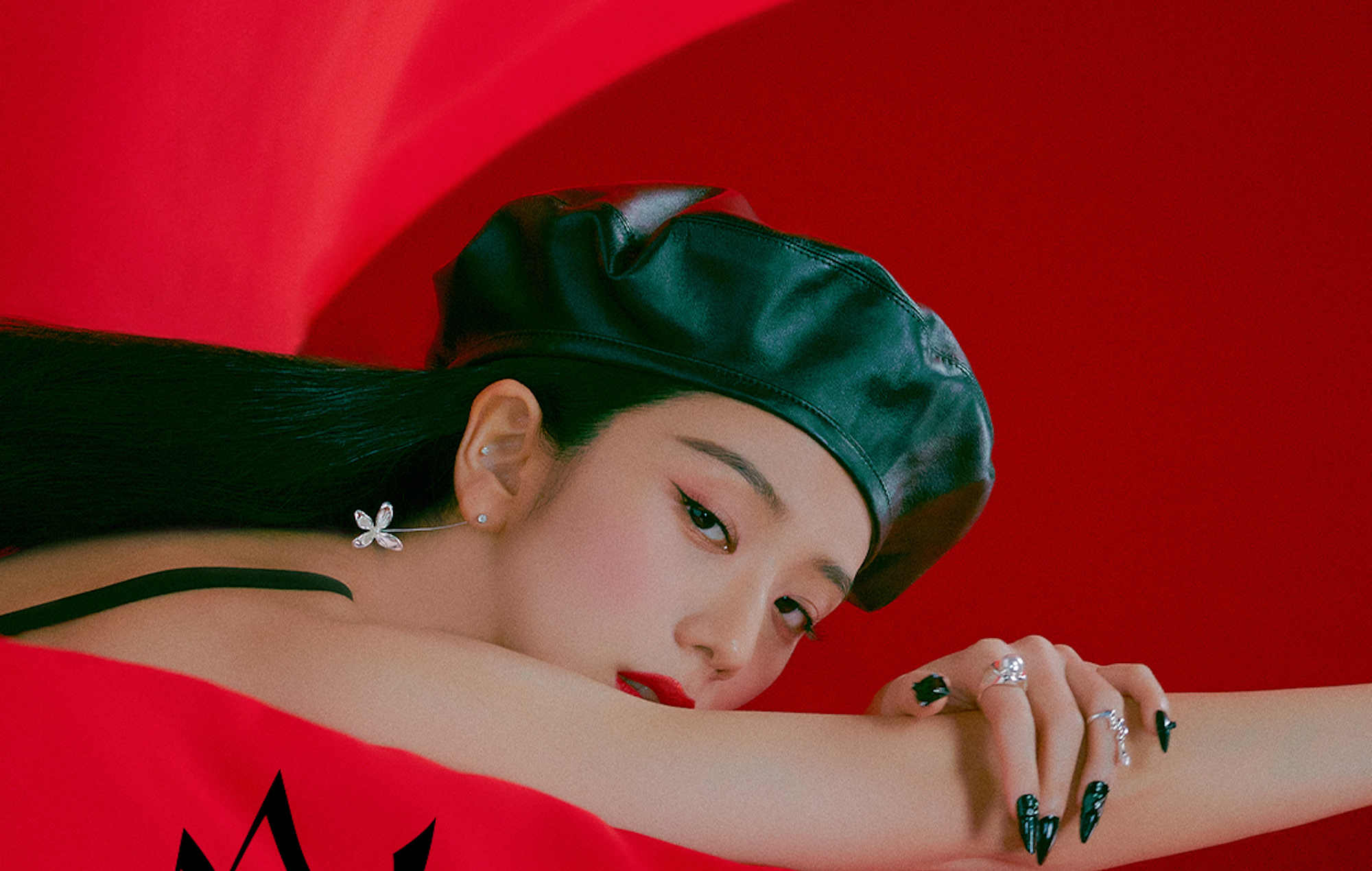 Jisoo de BLACKPINK annonce la prochaine chanson solo "Flower"