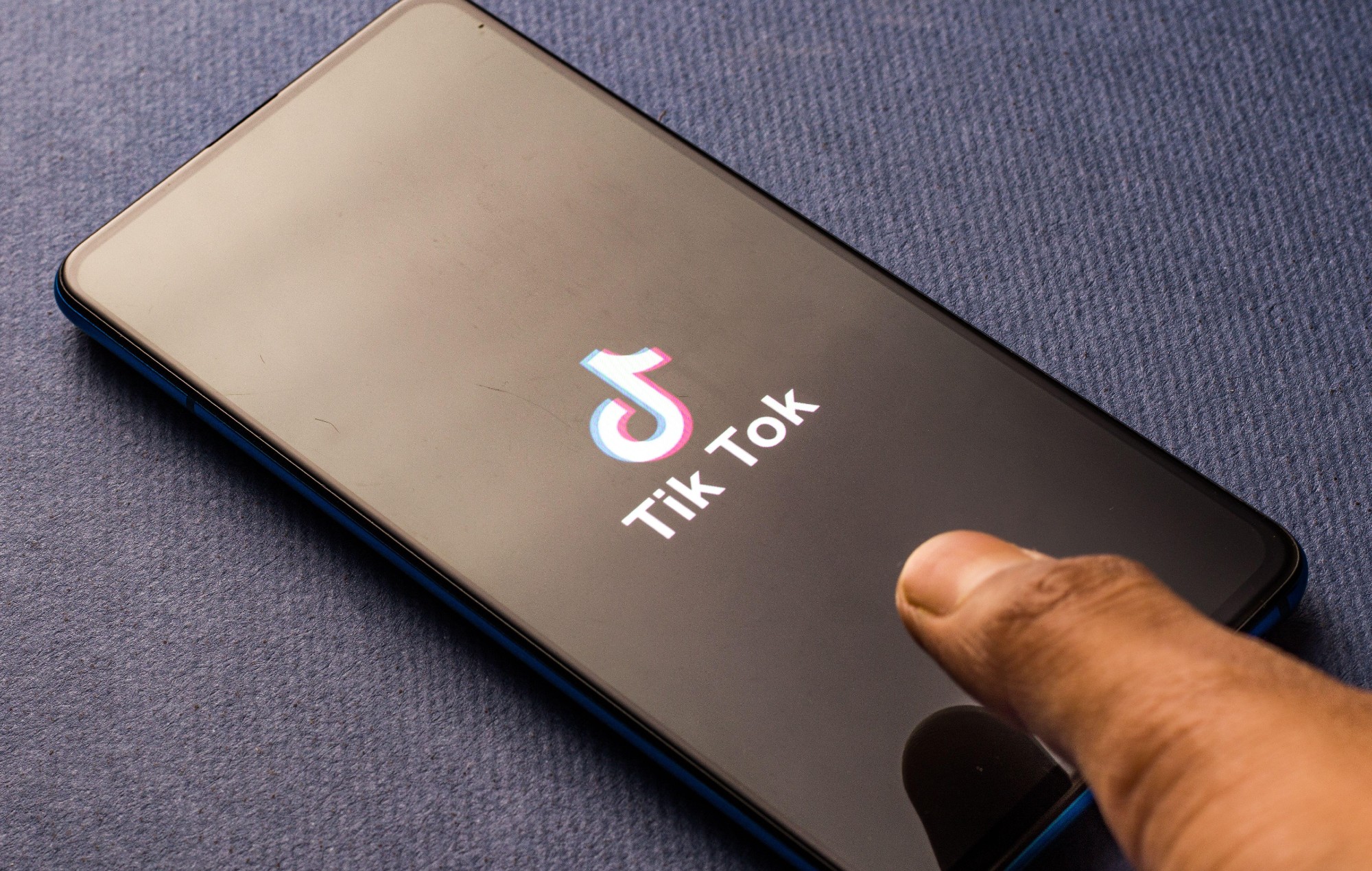 La "poignée de fer" de TikTok est en train de changer les musiciens britanniques, avertit MP