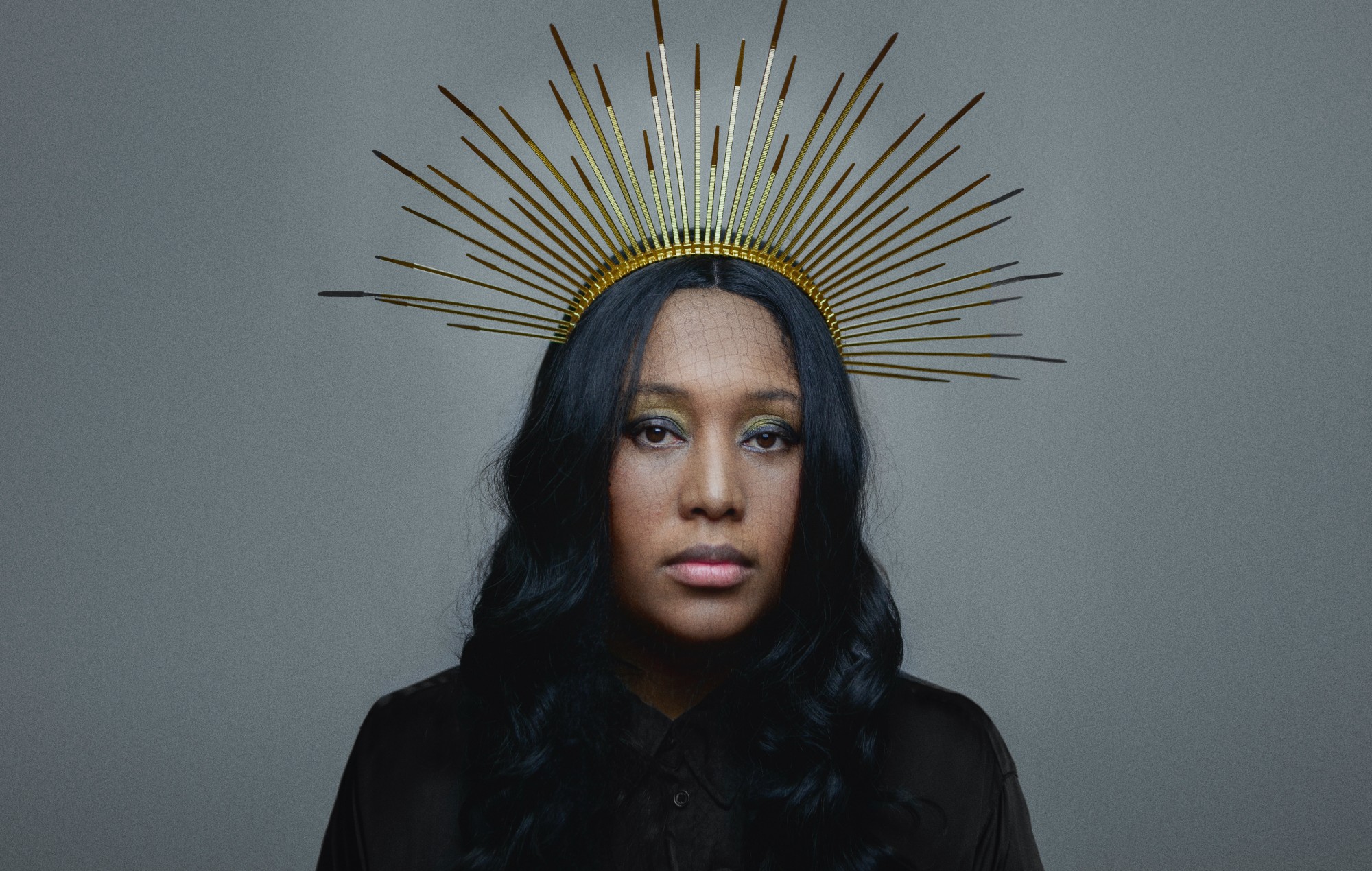 VV Brown explore ce que signifie être « Black British » sur un nouveau single